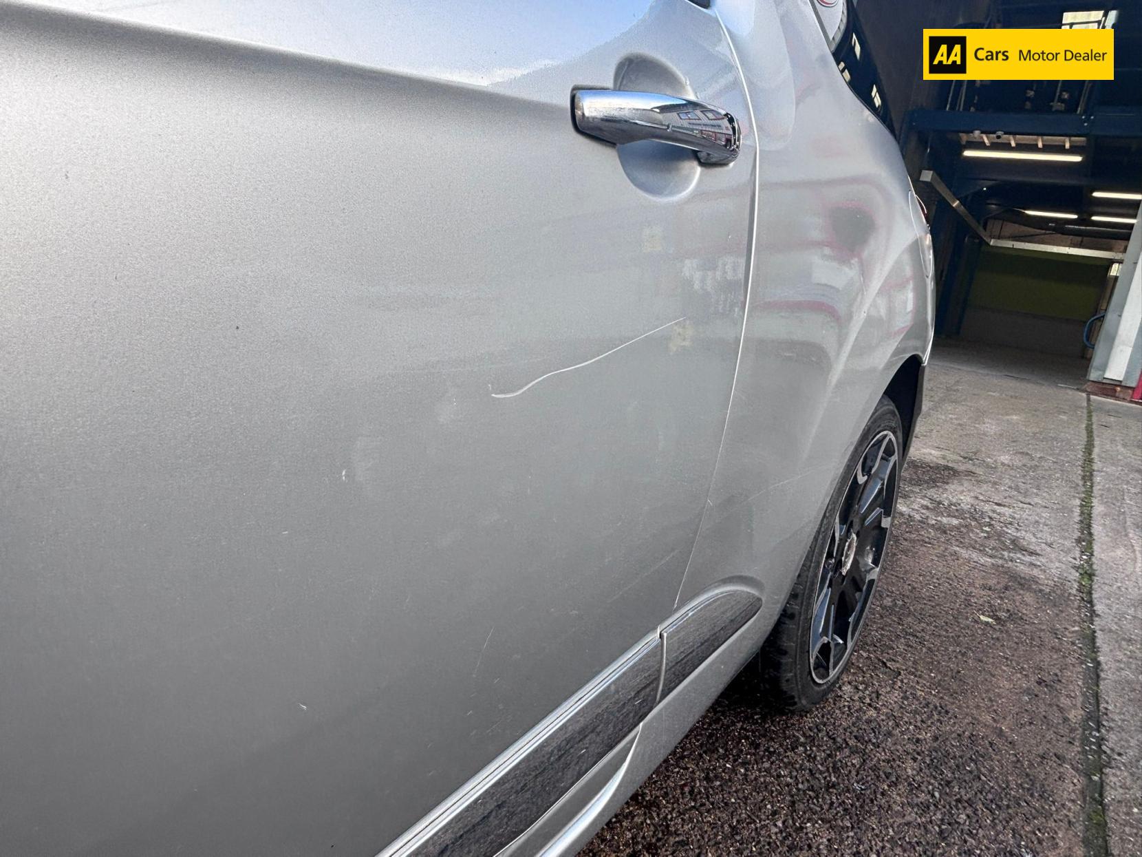 Citroen DS3 1.6 e-HDi Airdream DStyle Plus Hatchback 3dr Diesel Manual Euro 5 (s/s) (90 ps)