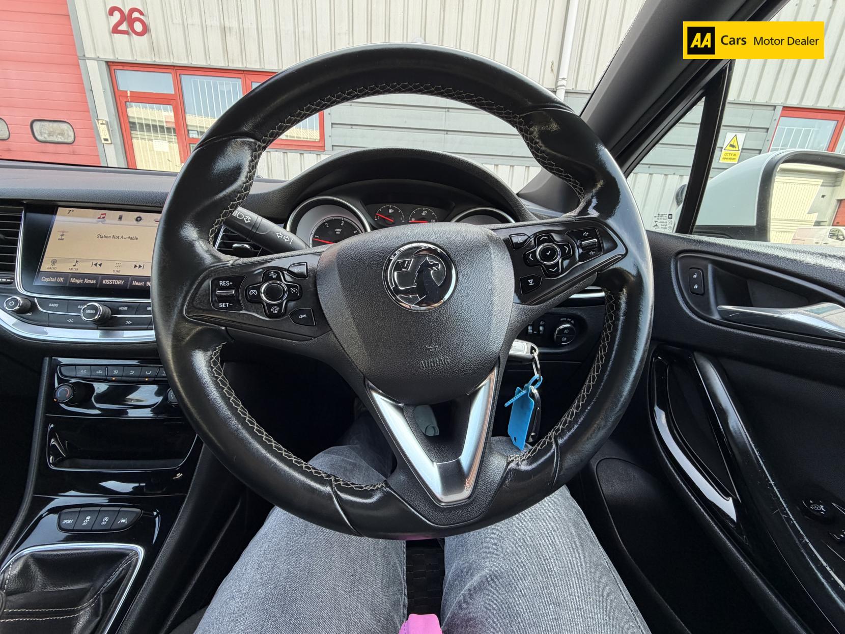 Vauxhall Astra 1.6 CDTi ecoFLEX SRi Nav Hatchback 5dr Diesel Manual Euro 6 (s/s) (110 ps)