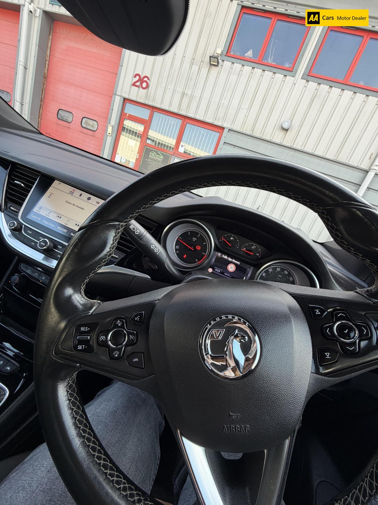 Vauxhall Astra 1.6 CDTi ecoFLEX SRi Nav Hatchback 5dr Diesel Manual Euro 6 (s/s) (110 ps)