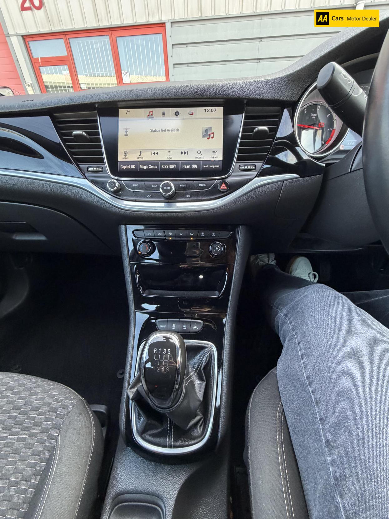 Vauxhall Astra 1.6 CDTi ecoFLEX SRi Nav Hatchback 5dr Diesel Manual Euro 6 (s/s) (110 ps)