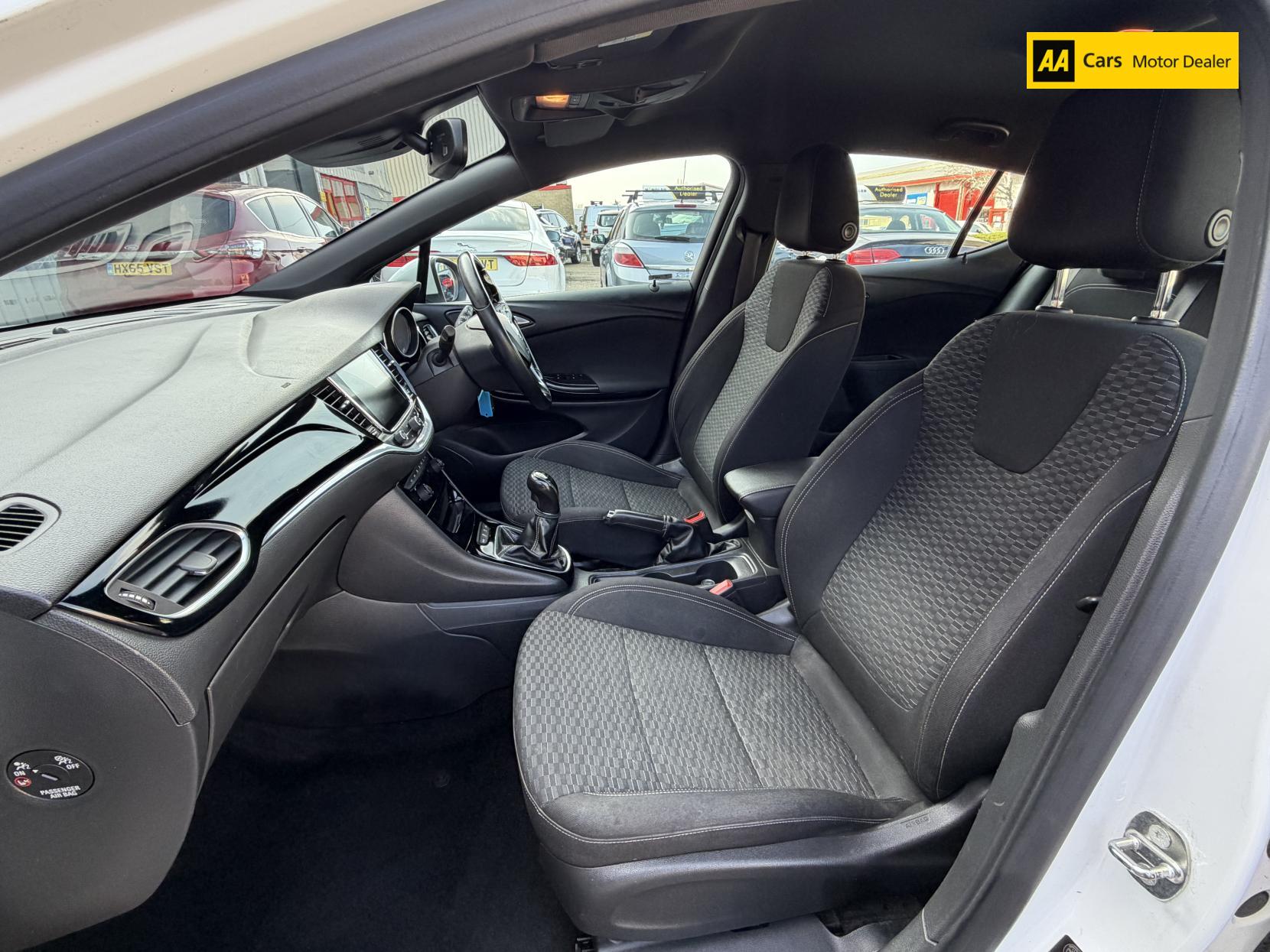 Vauxhall Astra 1.6 CDTi ecoFLEX SRi Nav Hatchback 5dr Diesel Manual Euro 6 (s/s) (110 ps)