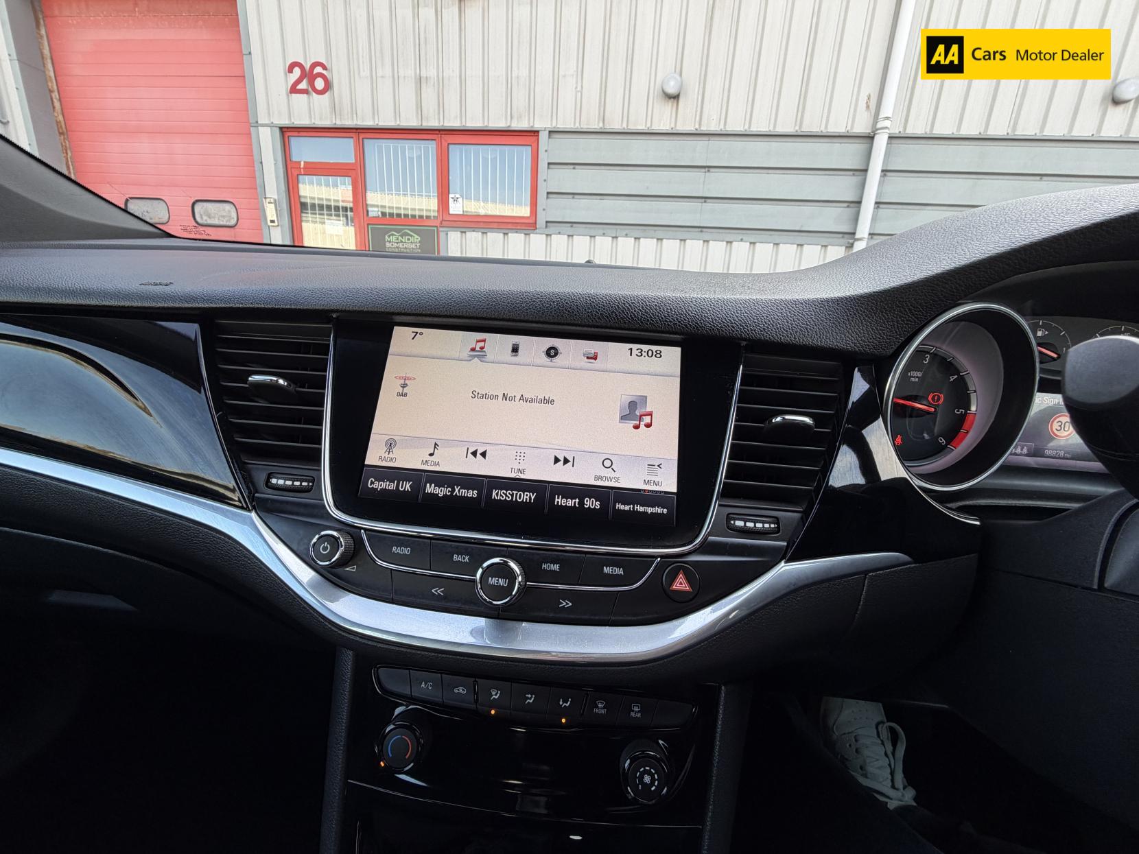 Vauxhall Astra 1.6 CDTi ecoFLEX SRi Nav Hatchback 5dr Diesel Manual Euro 6 (s/s) (110 ps)