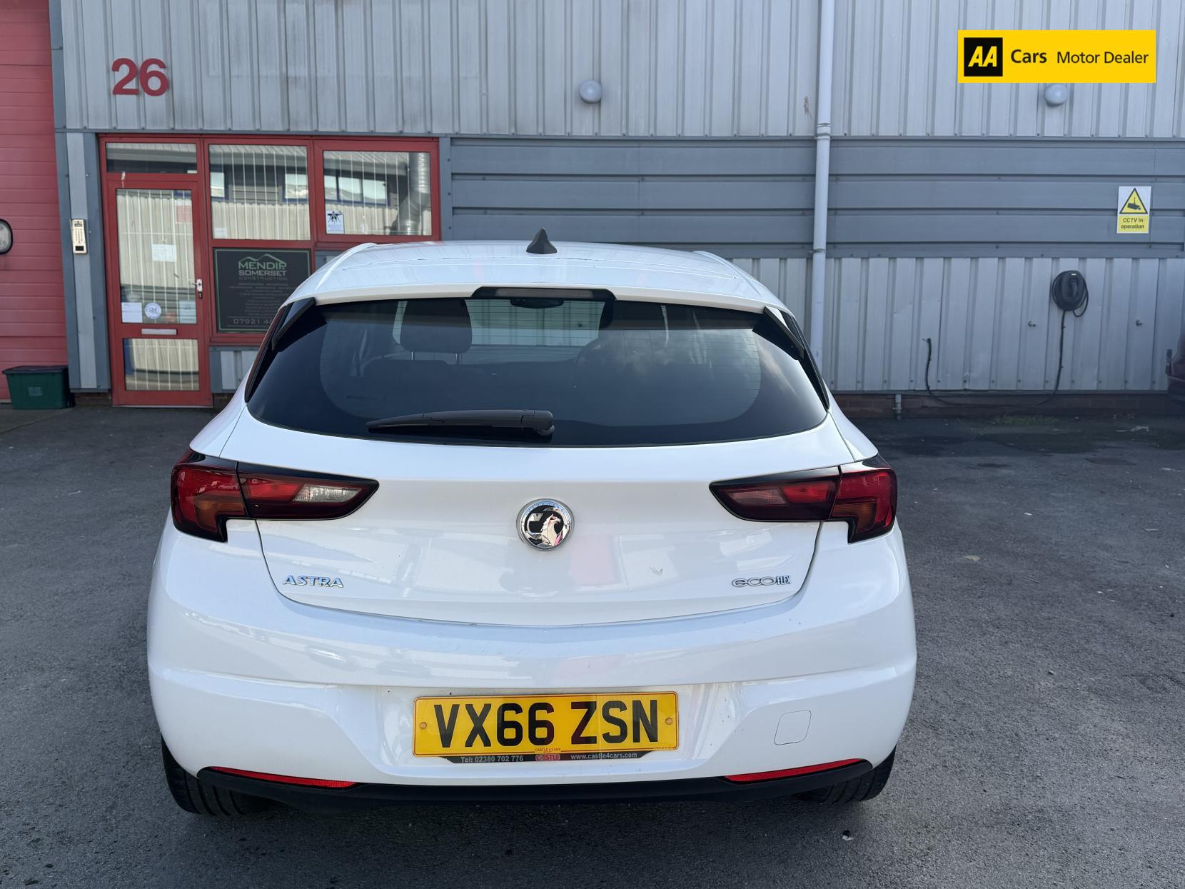 Vauxhall Astra 1.6 CDTi ecoFLEX SRi Nav Hatchback 5dr Diesel Manual Euro 6 (s/s) (110 ps)