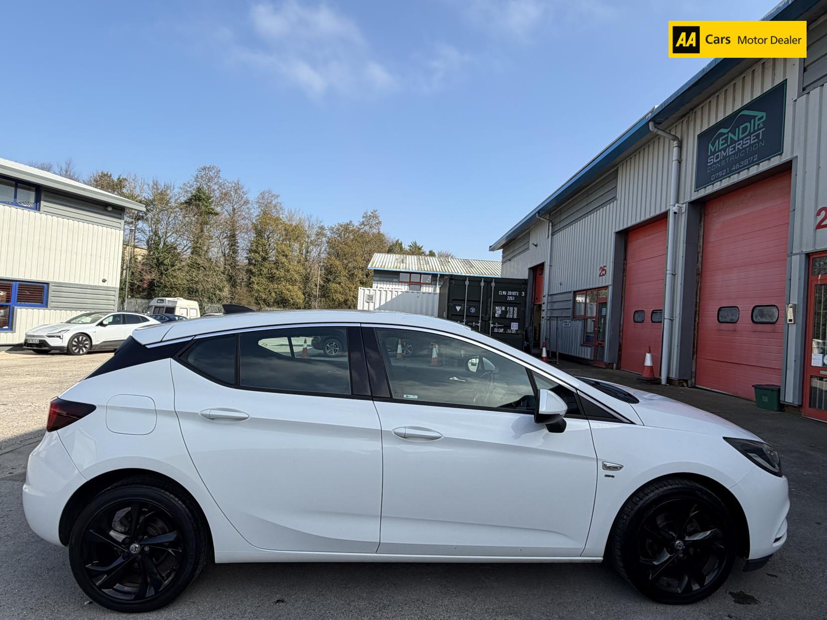 Vauxhall Astra 1.6 CDTi ecoFLEX SRi Nav Hatchback 5dr Diesel Manual Euro 6 (s/s) (110 ps)