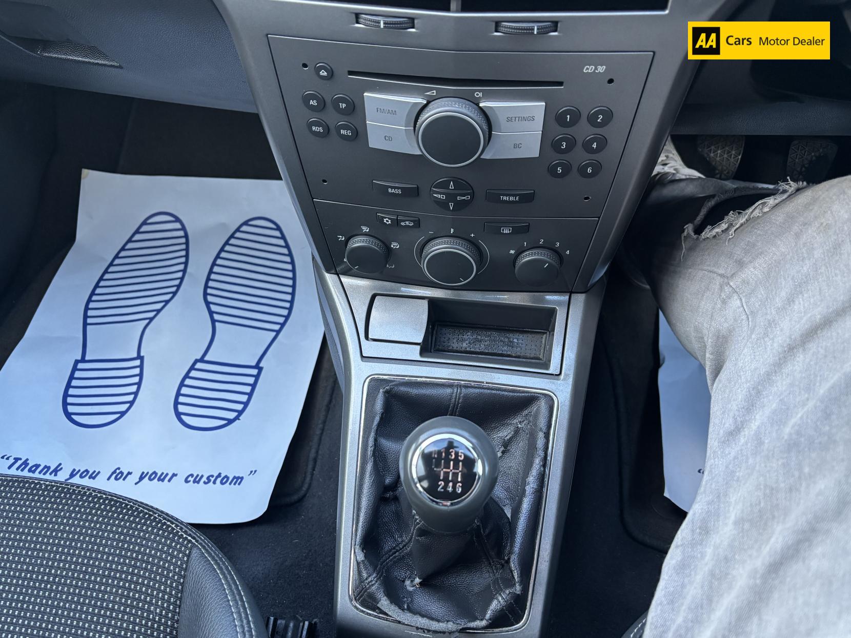 Vauxhall Astra 1.9 CDTi 16v Design Hatchback 5dr Diesel Manual (157 g/km, 118 bhp)