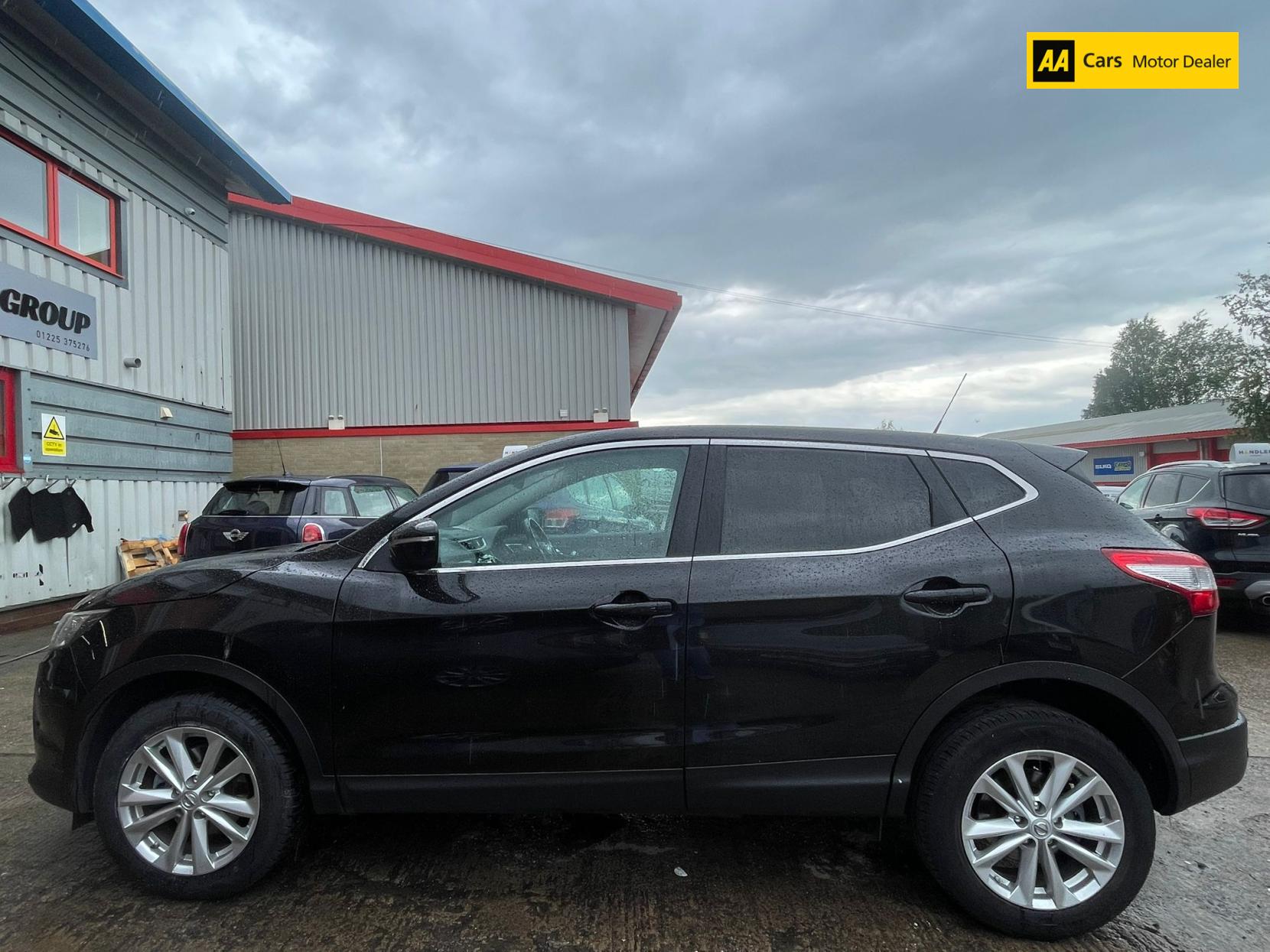 Nissan Qashqai 1.6 dCi Acenta Premium SUV 5dr Diesel XTRON 2WD Euro 5 (s/s) (130 ps)