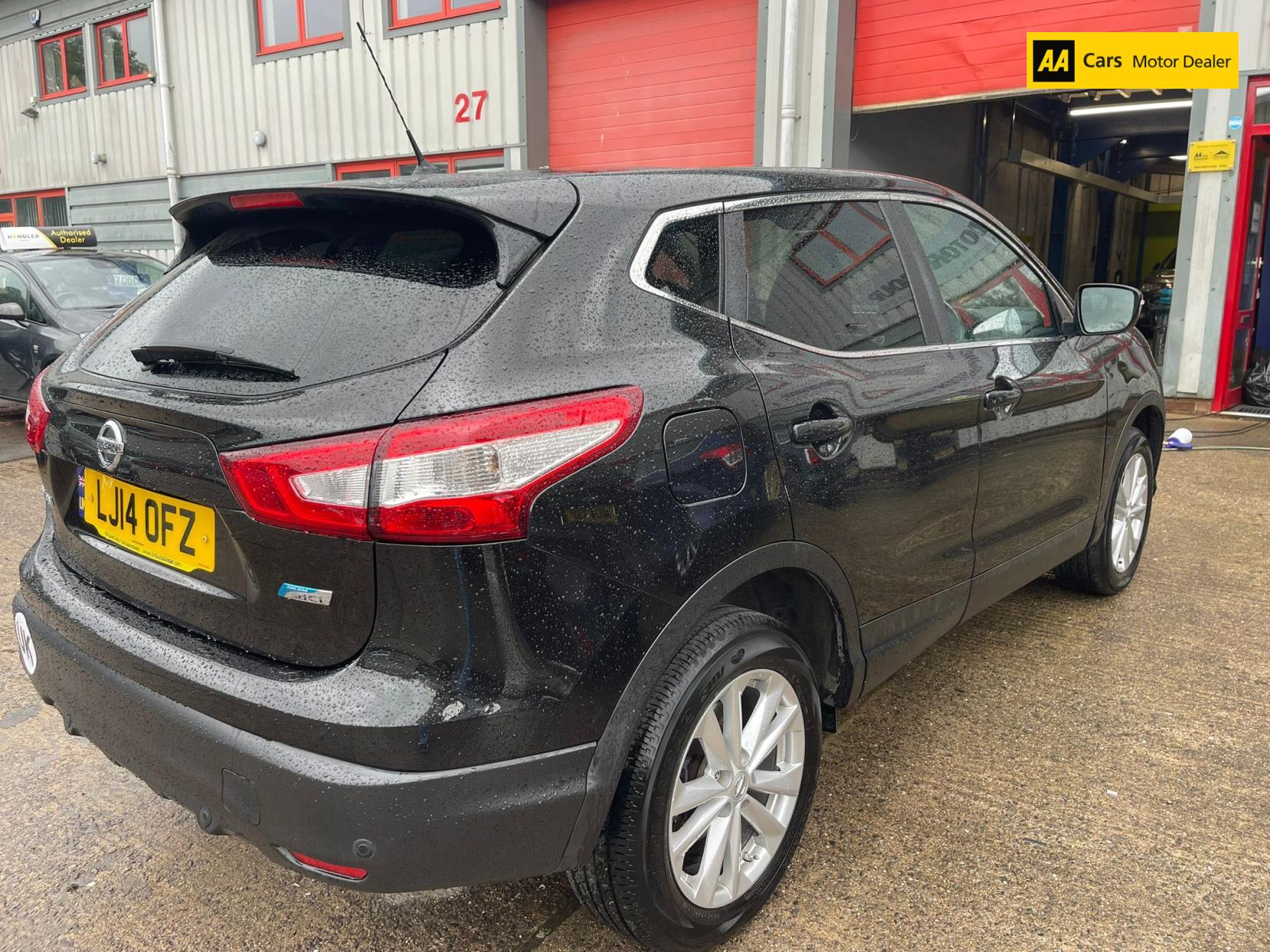 Nissan Qashqai 1.6 dCi Acenta Premium SUV 5dr Diesel XTRON 2WD Euro 5 (s/s) (130 ps)