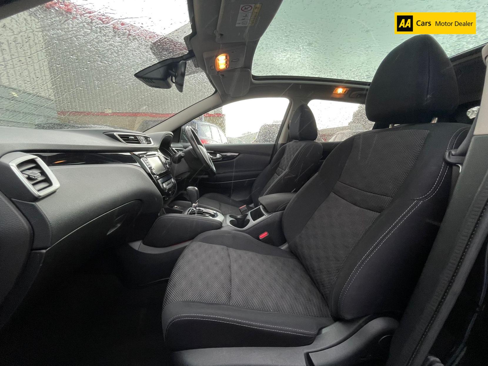 Nissan Qashqai 1.6 dCi Acenta Premium SUV 5dr Diesel XTRON 2WD Euro 5 (s/s) (130 ps)