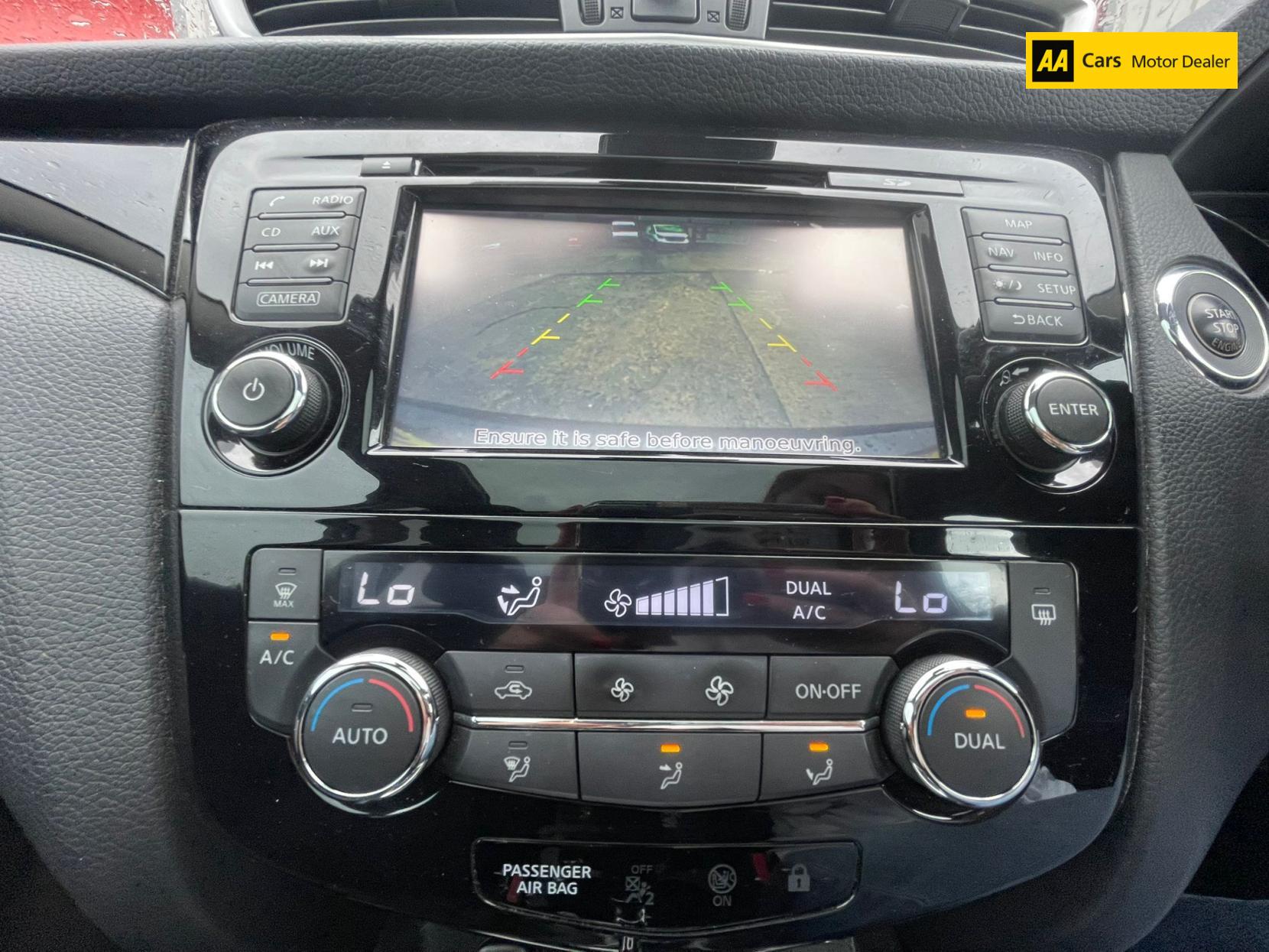 Nissan Qashqai 1.6 dCi Acenta Premium SUV 5dr Diesel XTRON 2WD Euro 5 (s/s) (130 ps)