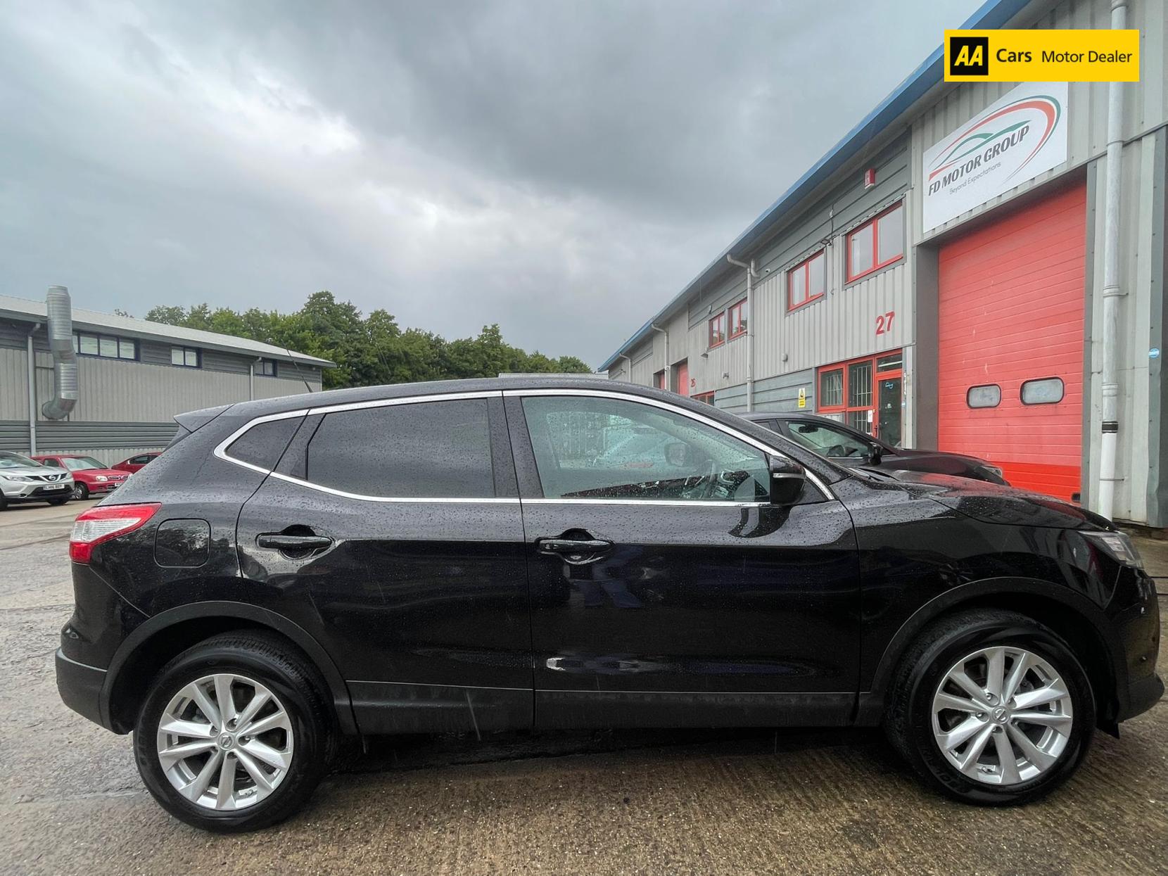 Nissan Qashqai 1.6 dCi Acenta Premium SUV 5dr Diesel XTRON 2WD Euro 5 (s/s) (130 ps)