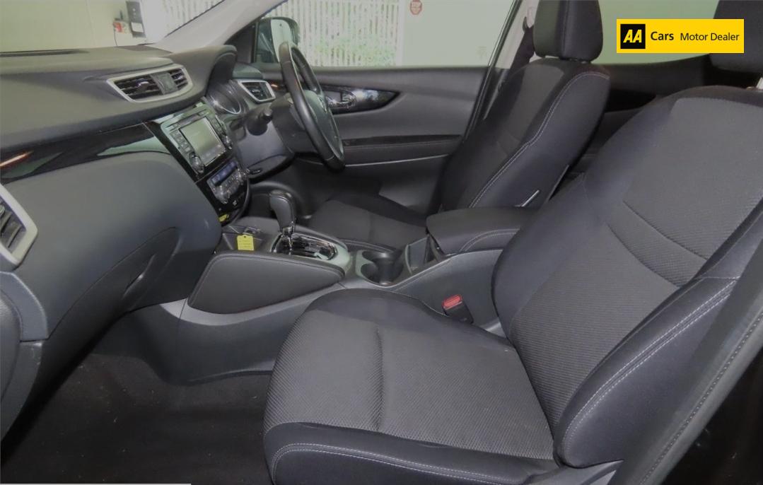 Nissan Qashqai 1.6 dCi Acenta Premium SUV 5dr Diesel XTRON 2WD Euro 5 (s/s) (130 ps)