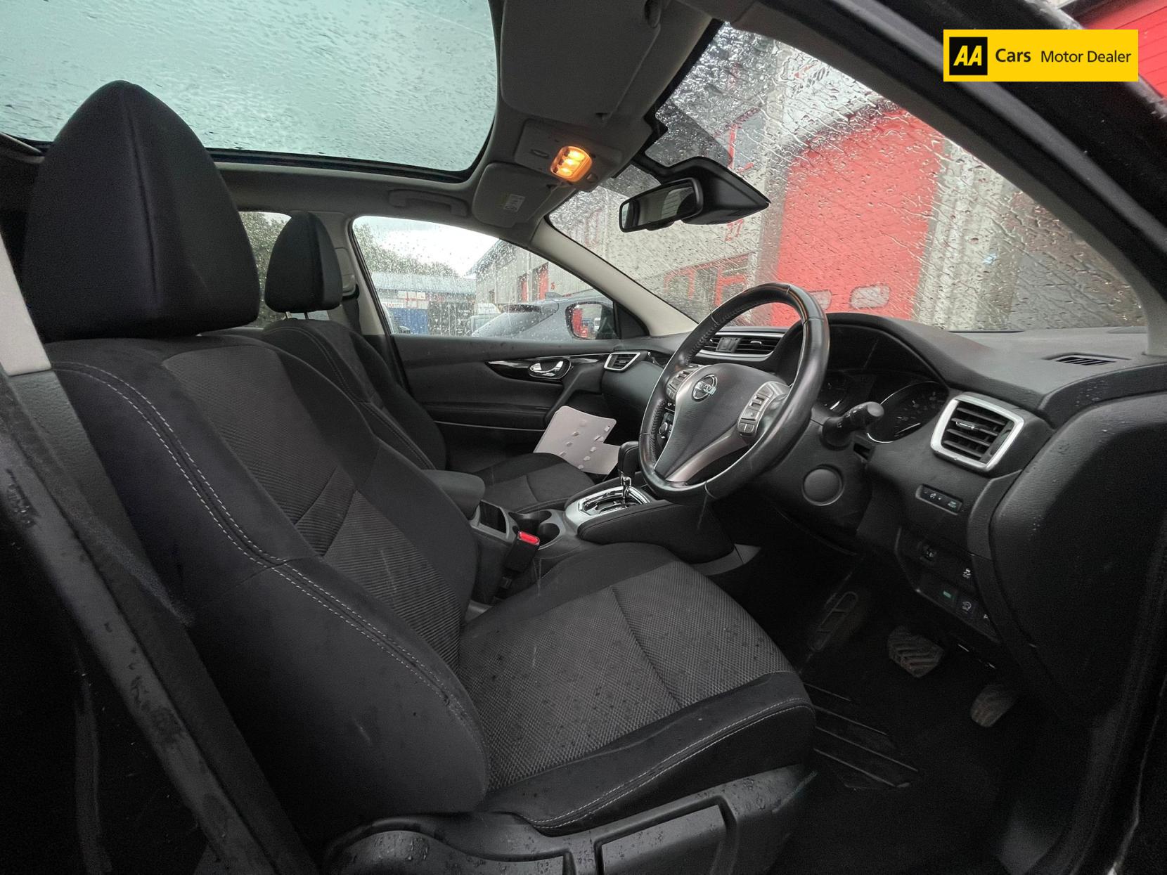 Nissan Qashqai 1.6 dCi Acenta Premium SUV 5dr Diesel XTRON 2WD Euro 5 (s/s) (130 ps)