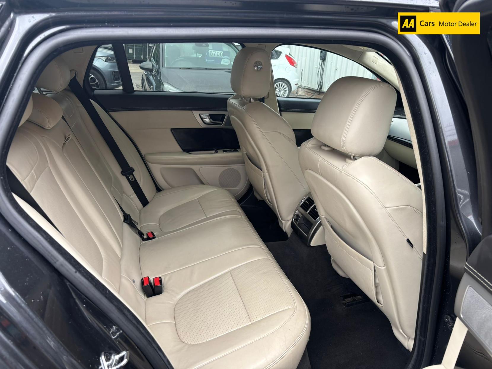Jaguar XF 3.0d S V6 Portfolio Sportbrake 5dr Diesel Auto Euro 5 (s/s) (275 ps)