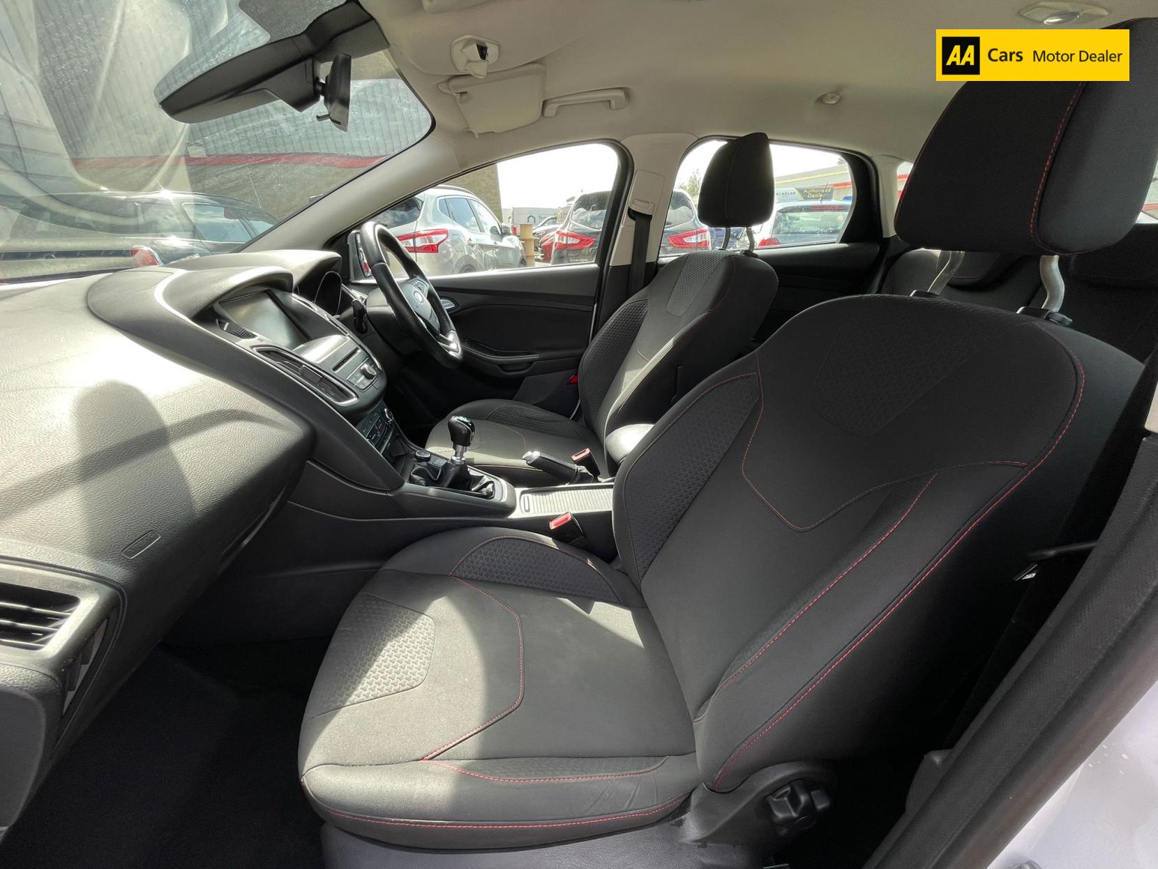 Ford Focus 1.5 TDCi Zetec S Hatchback 5dr Diesel Manual Euro 6 (s/s) (120 ps)