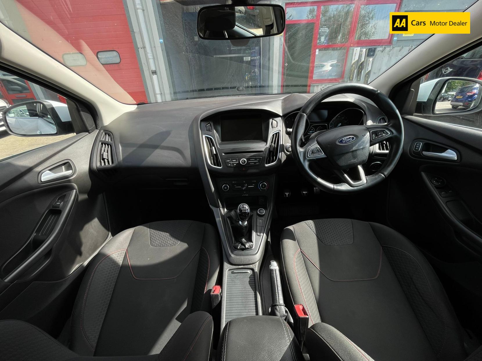 Ford Focus 1.5 TDCi Zetec S Hatchback 5dr Diesel Manual Euro 6 (s/s) (120 ps)