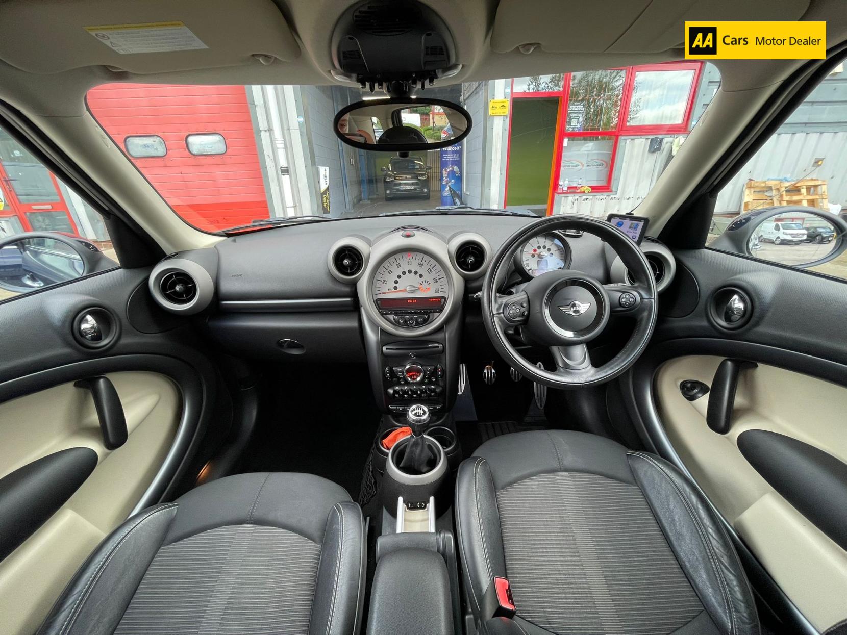 MINI Countryman 2.0 Cooper SD SUV 5dr Diesel Manual ALL4 Euro 5 (s/s) (143 ps)