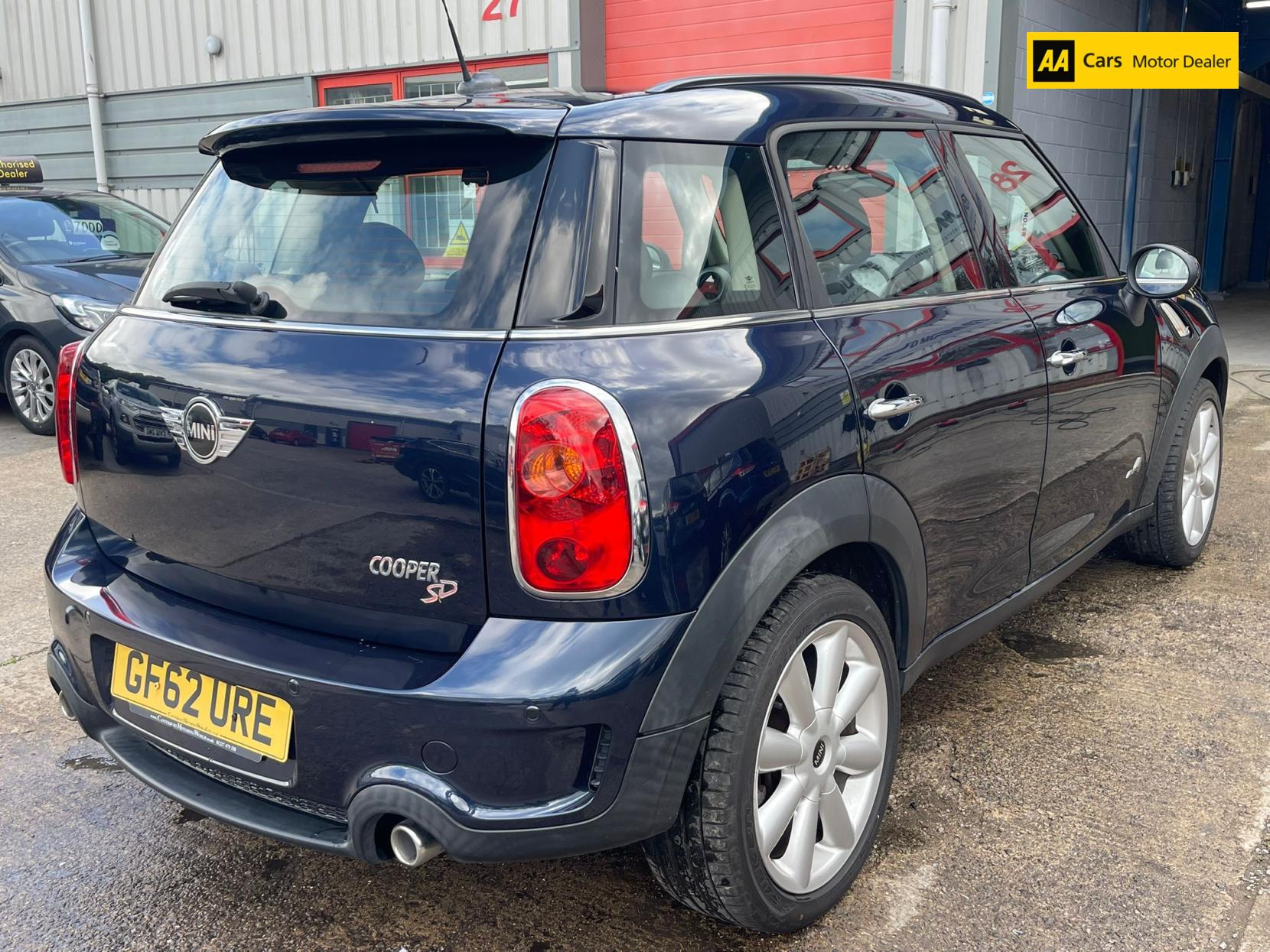 MINI Countryman 2.0 Cooper SD SUV 5dr Diesel Manual ALL4 Euro 5 (s/s) (143 ps)