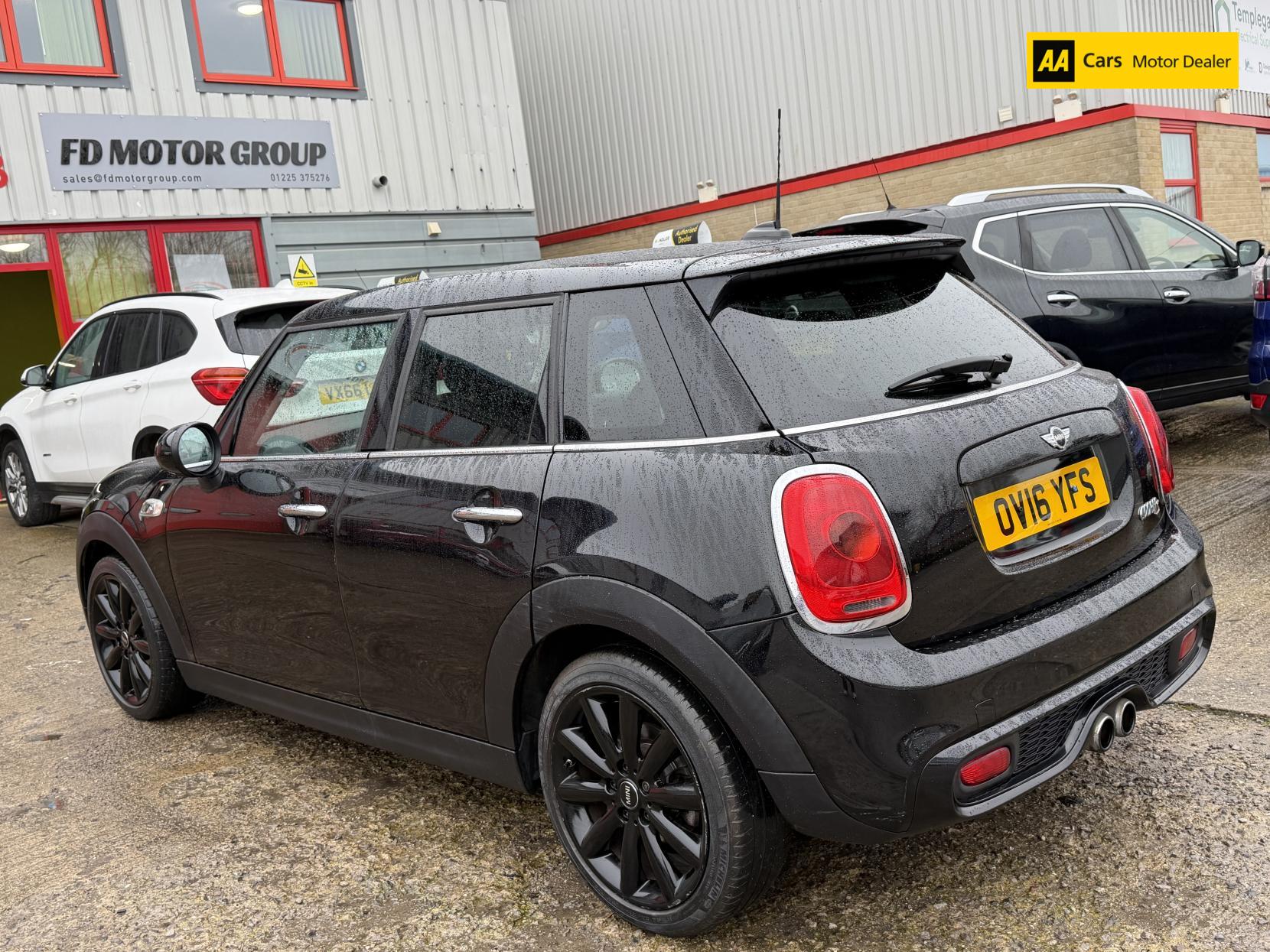 MINI Hatch 2.0 Cooper S Hatchback 5dr Petrol Manual Euro 6 (s/s) (192 ps)