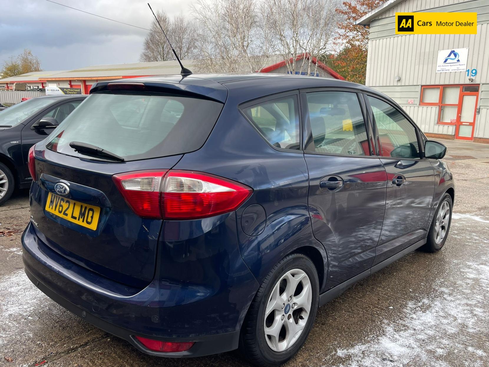 Ford C-Max 1.6 Zetec MPV 5dr Petrol Manual Euro 5 (105 ps)