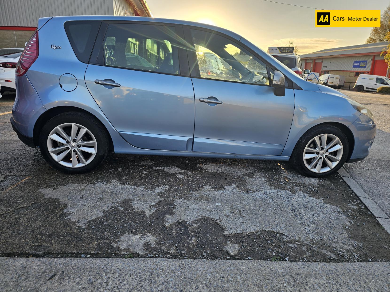 Renault Scenic 1.5 dCi I-Music MPV 5dr Diesel Manual Euro 4 (106 ps)