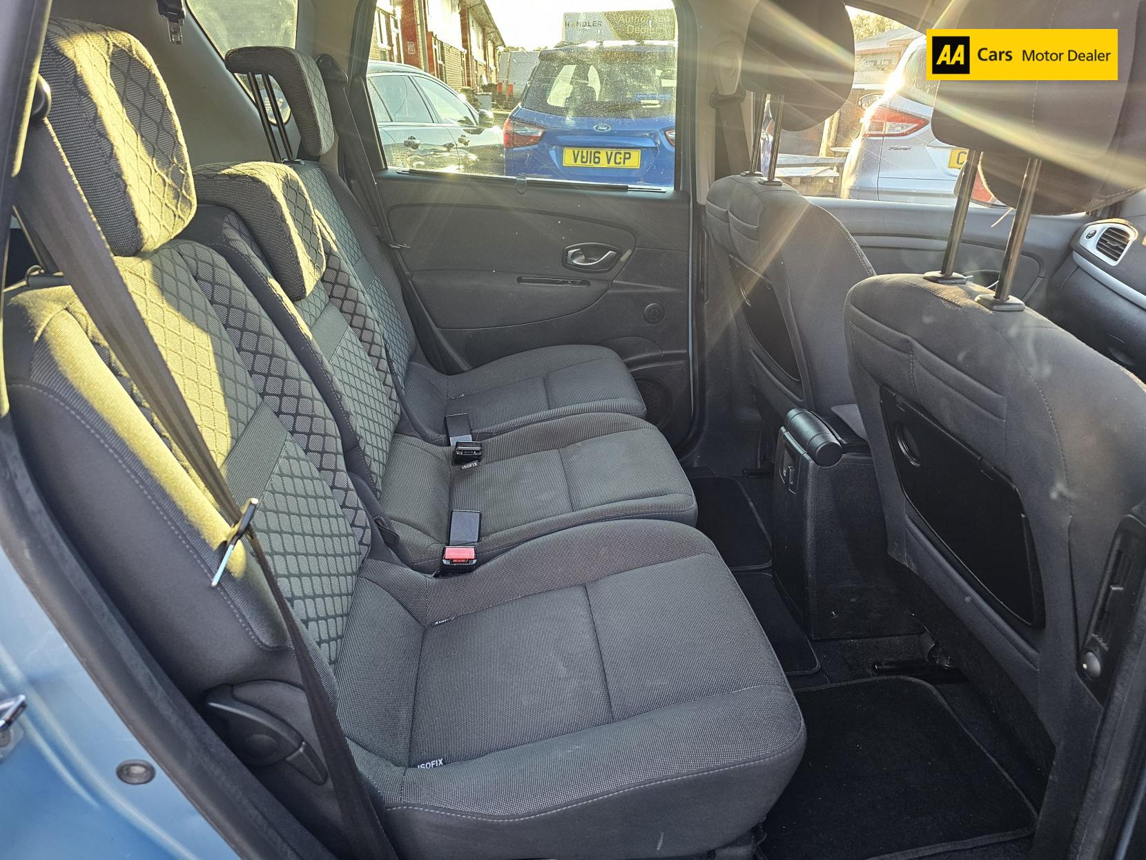 Renault Scenic 1.5 dCi I-Music MPV 5dr Diesel Manual Euro 4 (106 ps)