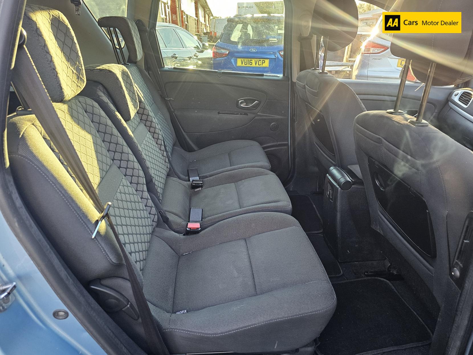 Renault Scenic 1.5 dCi I-Music MPV 5dr Diesel Manual Euro 4 (106 ps)