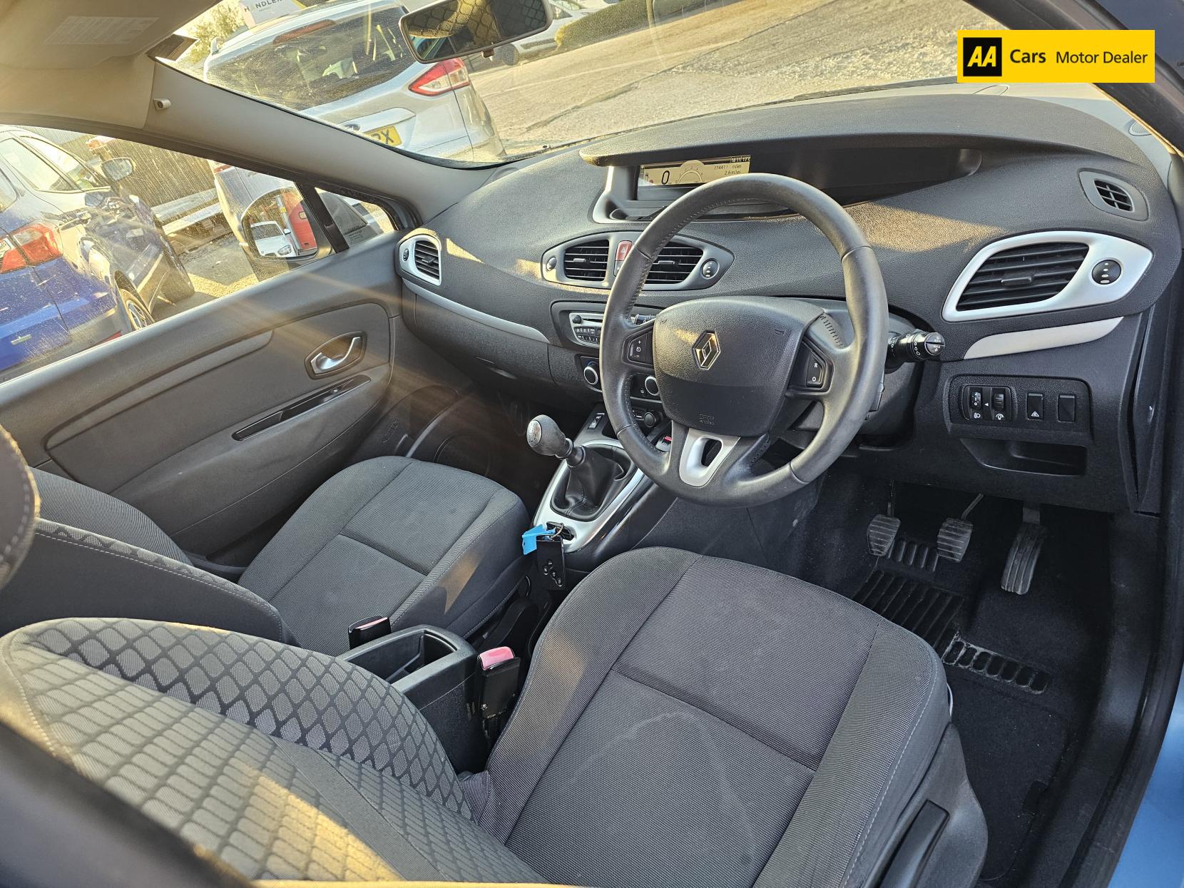 Renault Scenic 1.5 dCi I-Music MPV 5dr Diesel Manual Euro 4 (106 ps)