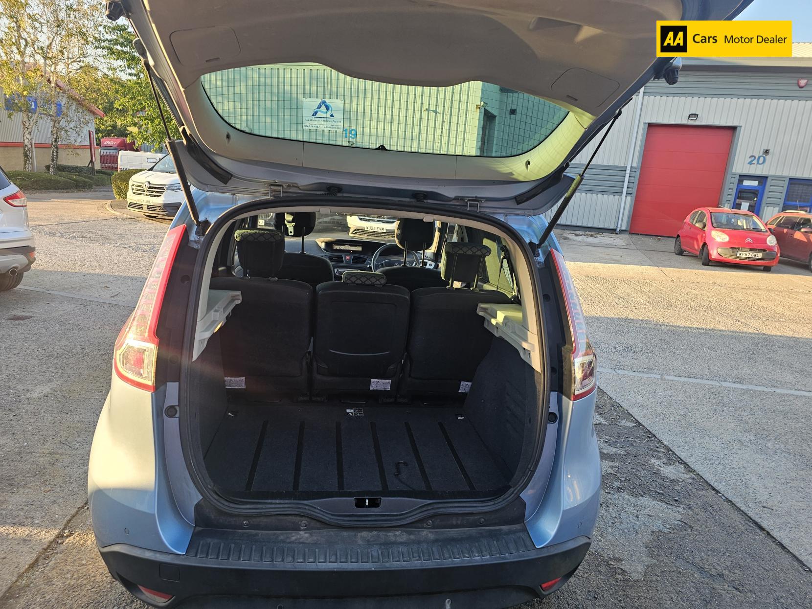 Renault Scenic 1.5 dCi I-Music MPV 5dr Diesel Manual Euro 4 (106 ps)