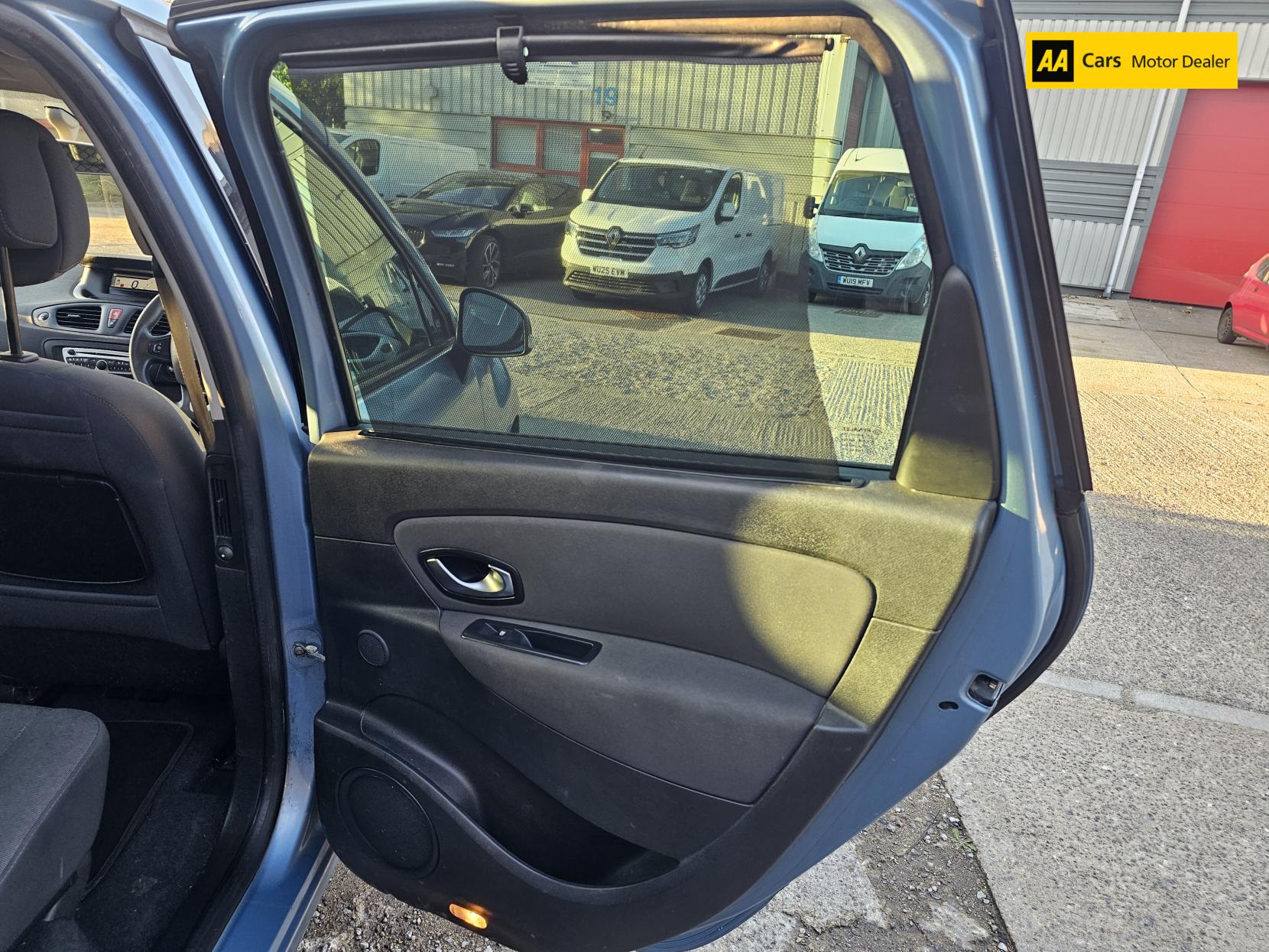 Renault Scenic 1.5 dCi I-Music MPV 5dr Diesel Manual Euro 4 (106 ps)