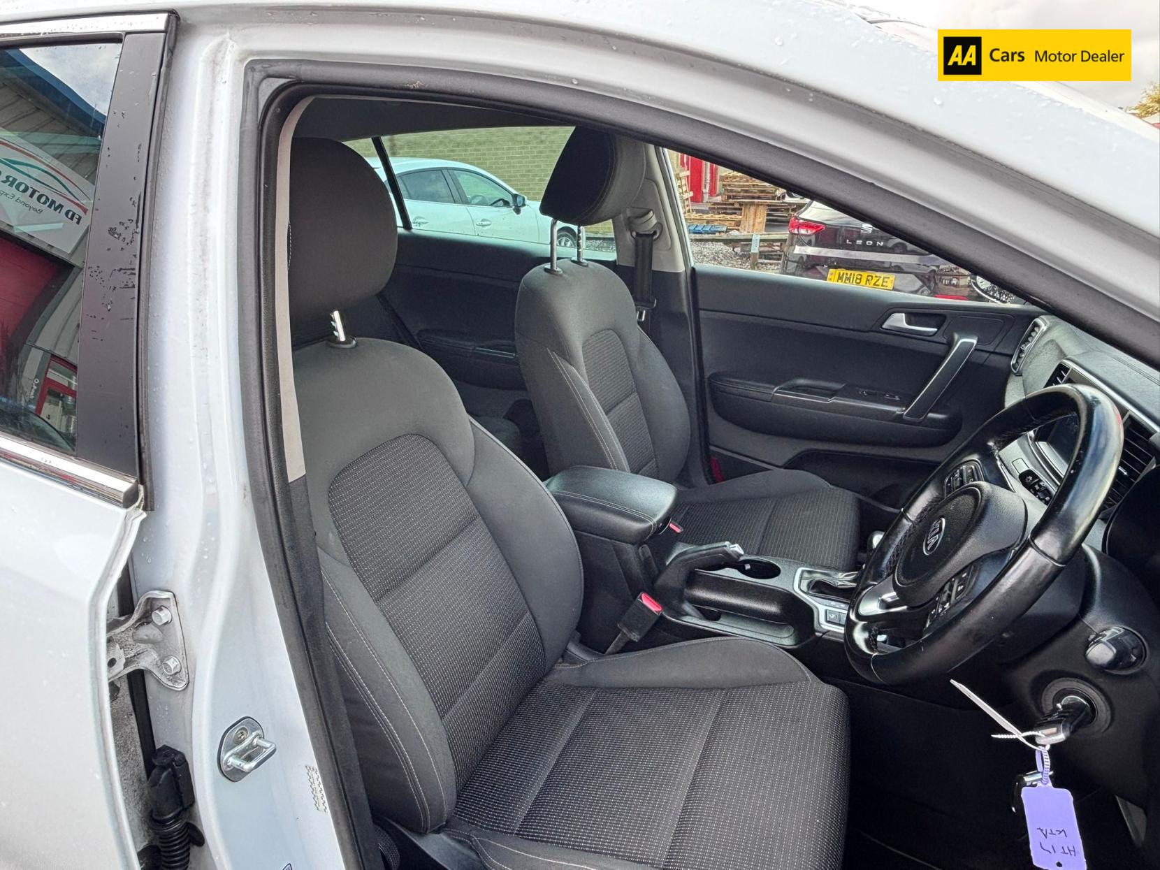 Kia Sportage 1.7 CRDi 2 SUV 5dr Diesel DCT Euro 6 (s/s) (139 bhp)