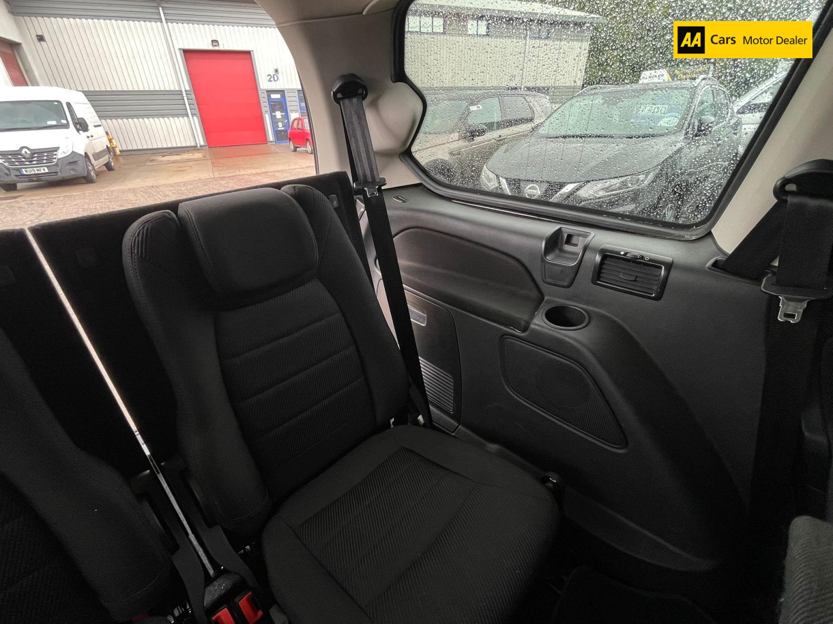 Ford Galaxy 2.0 TDCi Titanium MPV 5dr Diesel Manual Euro 5 (140 ps)