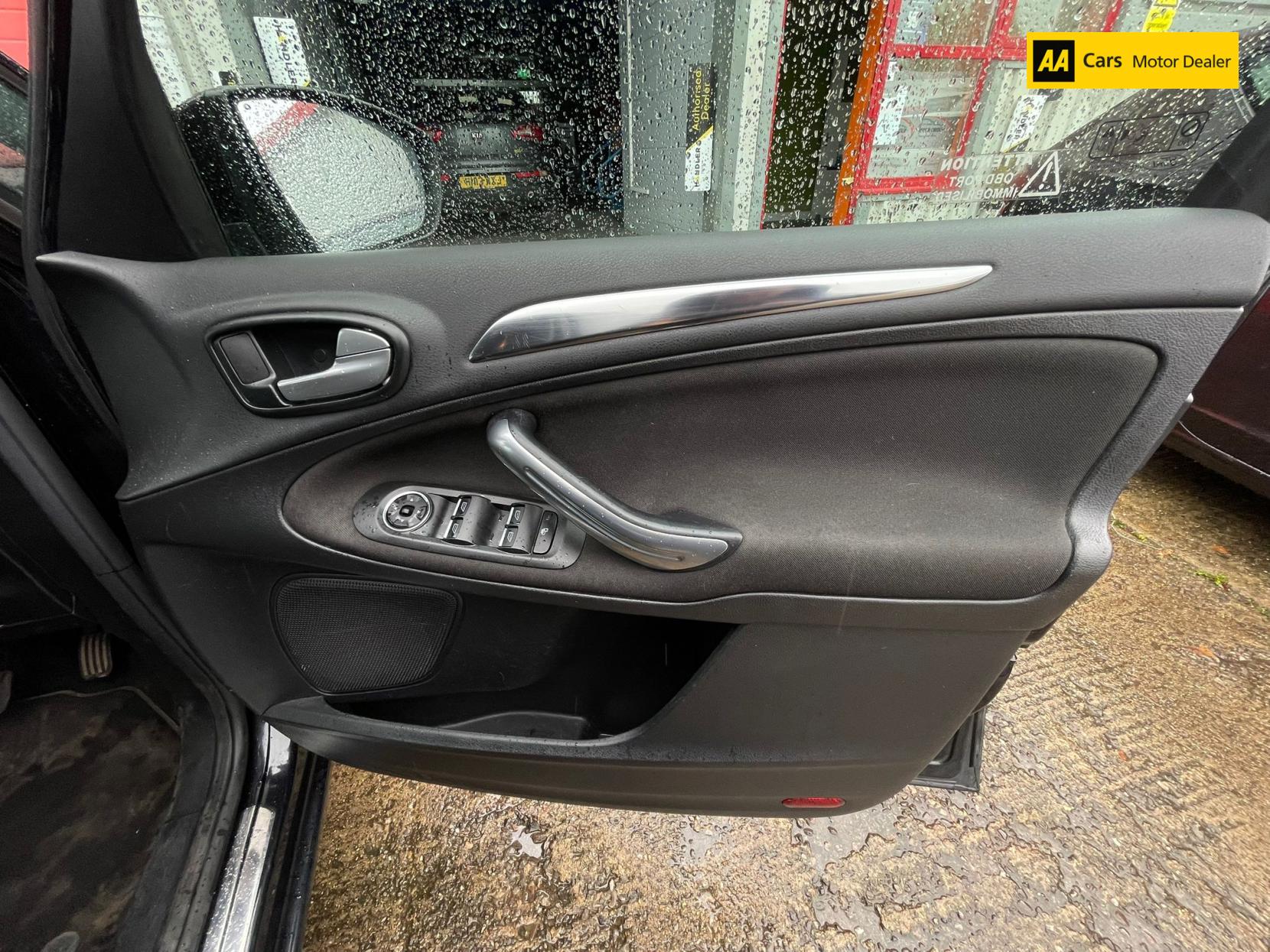 Ford Galaxy 2.0 TDCi Titanium MPV 5dr Diesel Manual Euro 5 (140 ps)