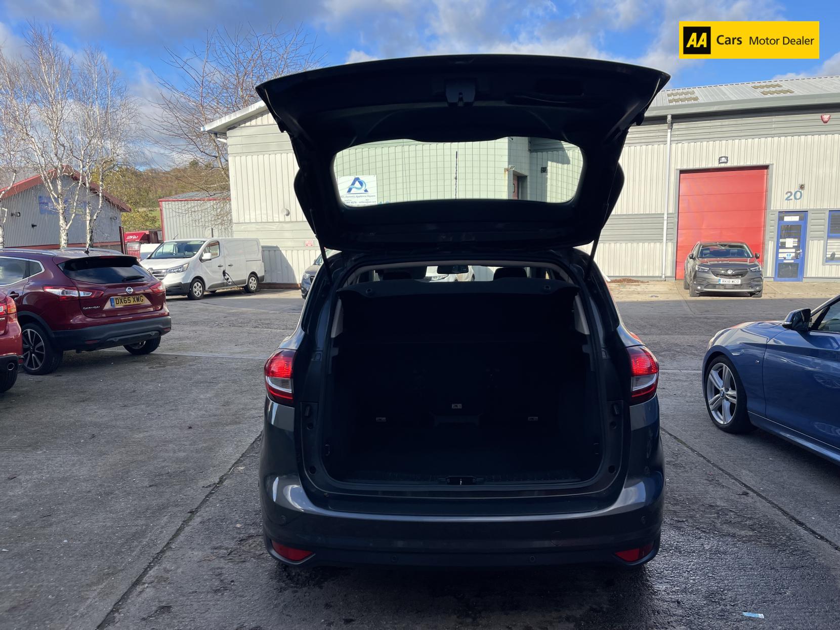 Ford C-Max 1.0T EcoBoost Titanium MPV 5dr Petrol Manual Euro 6 (s/s) (125 ps)