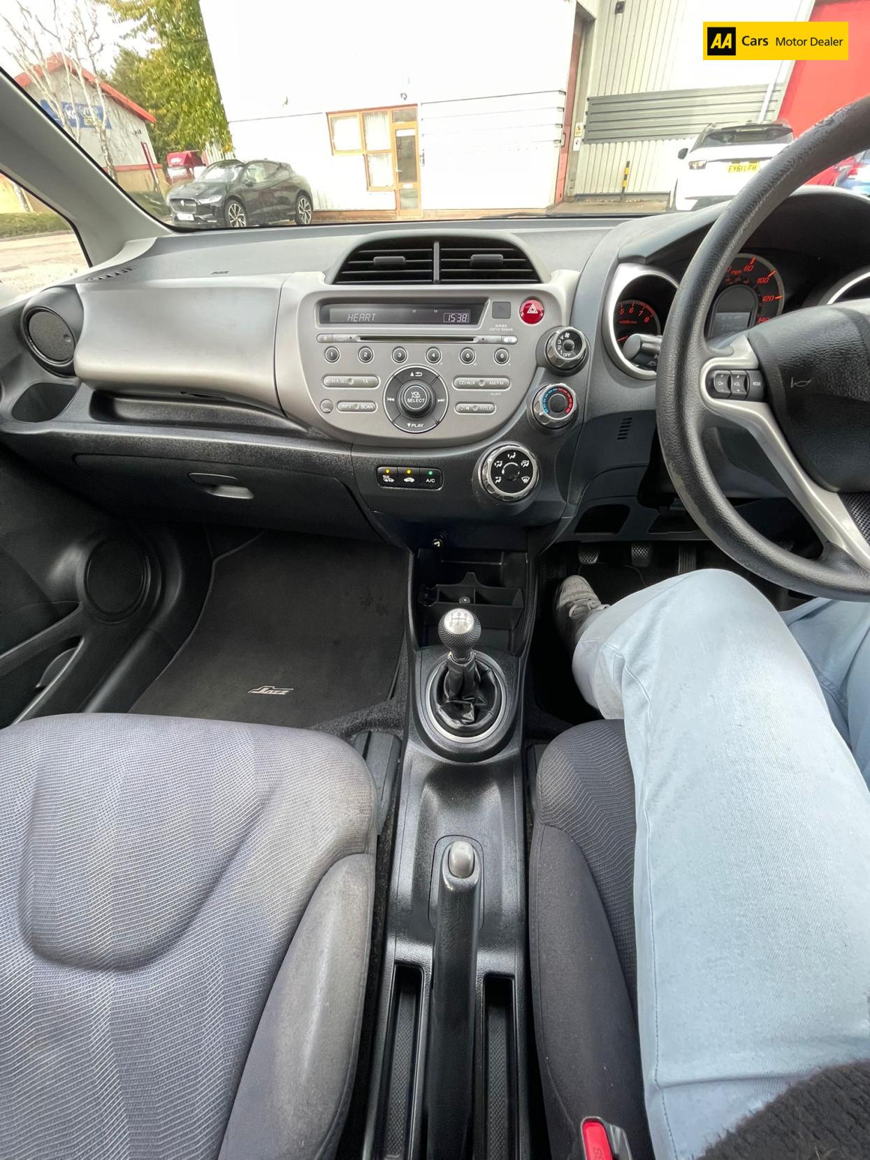Honda Jazz 1.4 i-VTEC ES Hatchback 5dr Petrol Manual Euro 5 (99 ps)