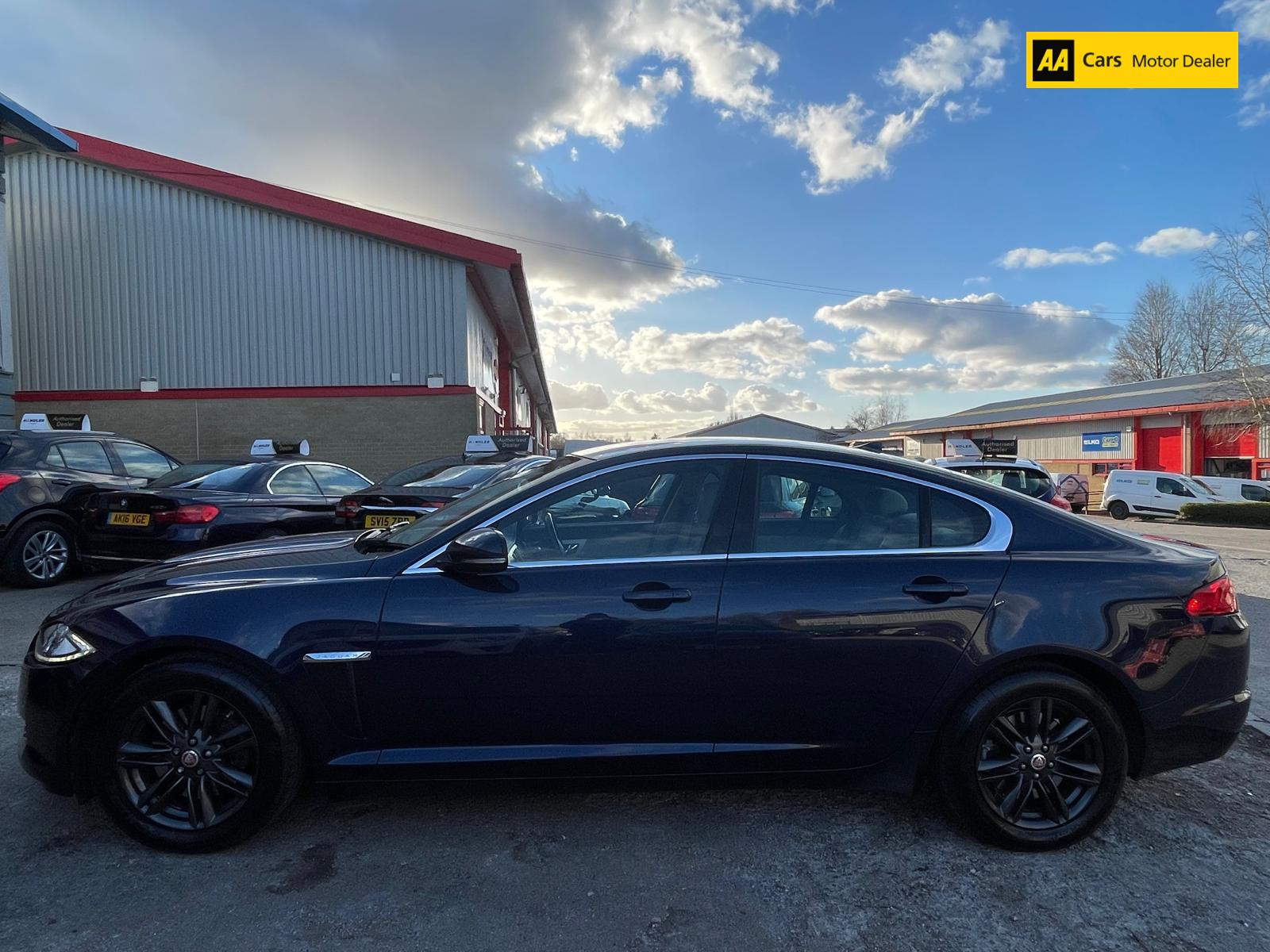 Jaguar XF 2.2d Luxury Saloon 4dr Diesel Auto Euro 5 (s/s) (163 ps)