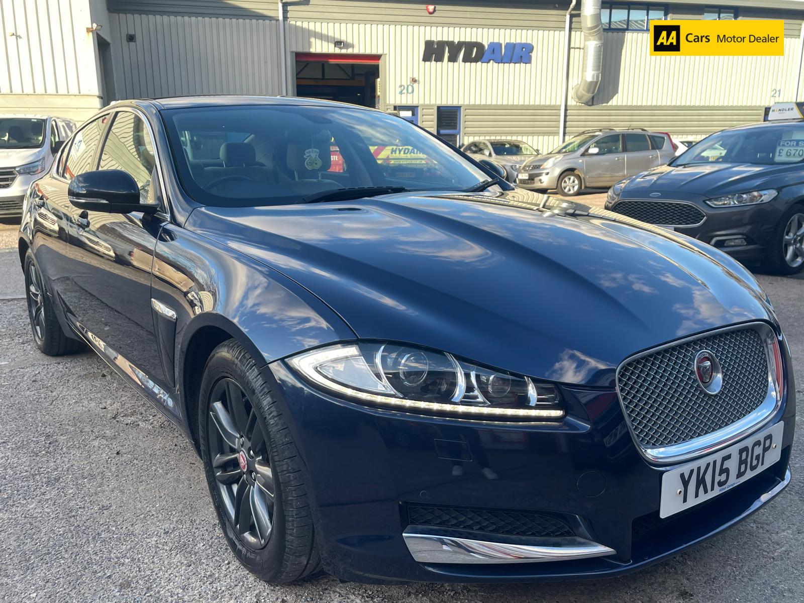 Jaguar XF 2.2d Luxury Saloon 4dr Diesel Auto Euro 5 (s/s) (163 ps)