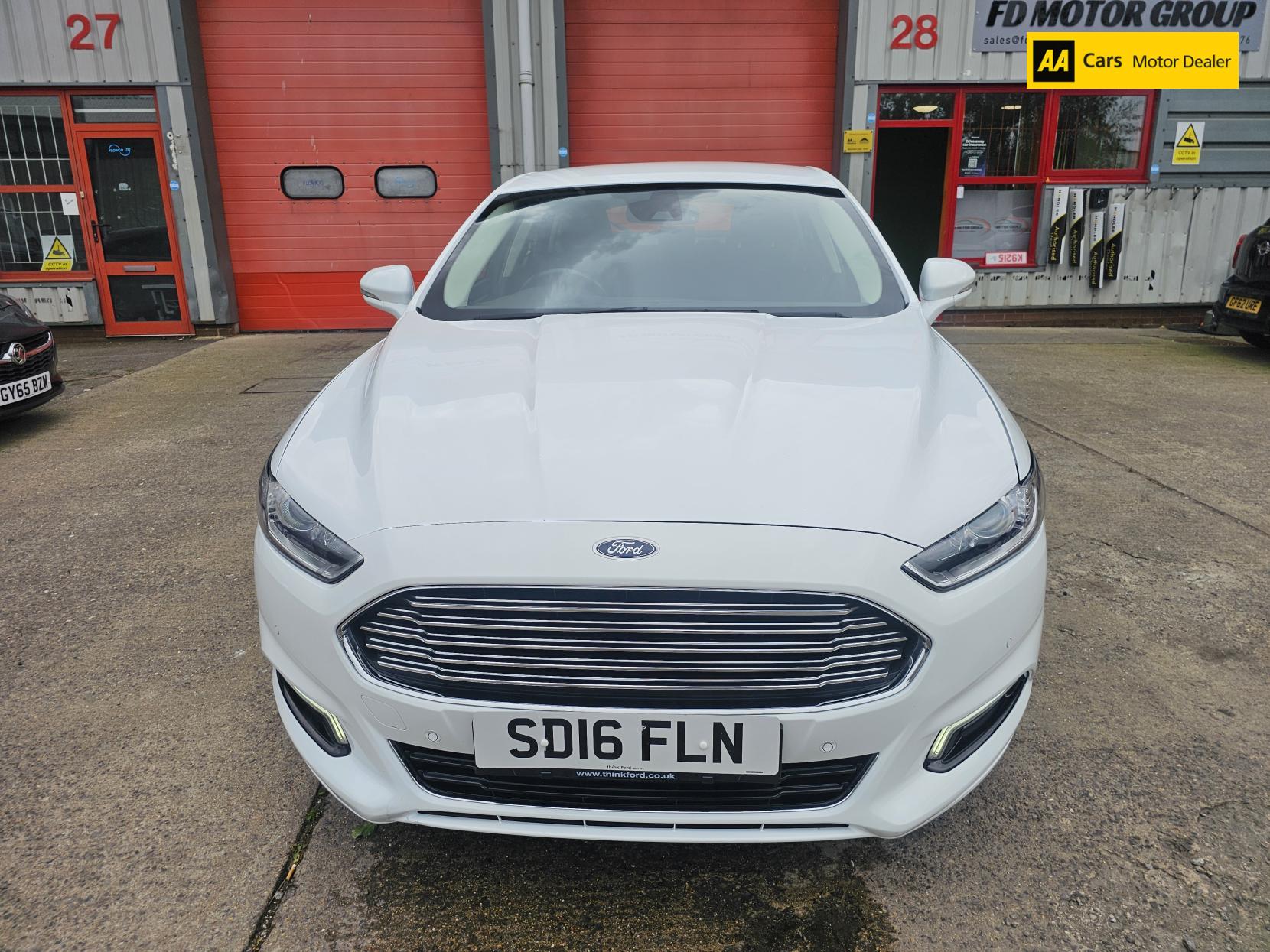 Ford Mondeo 2.0 TDCi Titanium Hatchback 5dr Diesel Powershift Euro 6 (s/s) (180 ps)