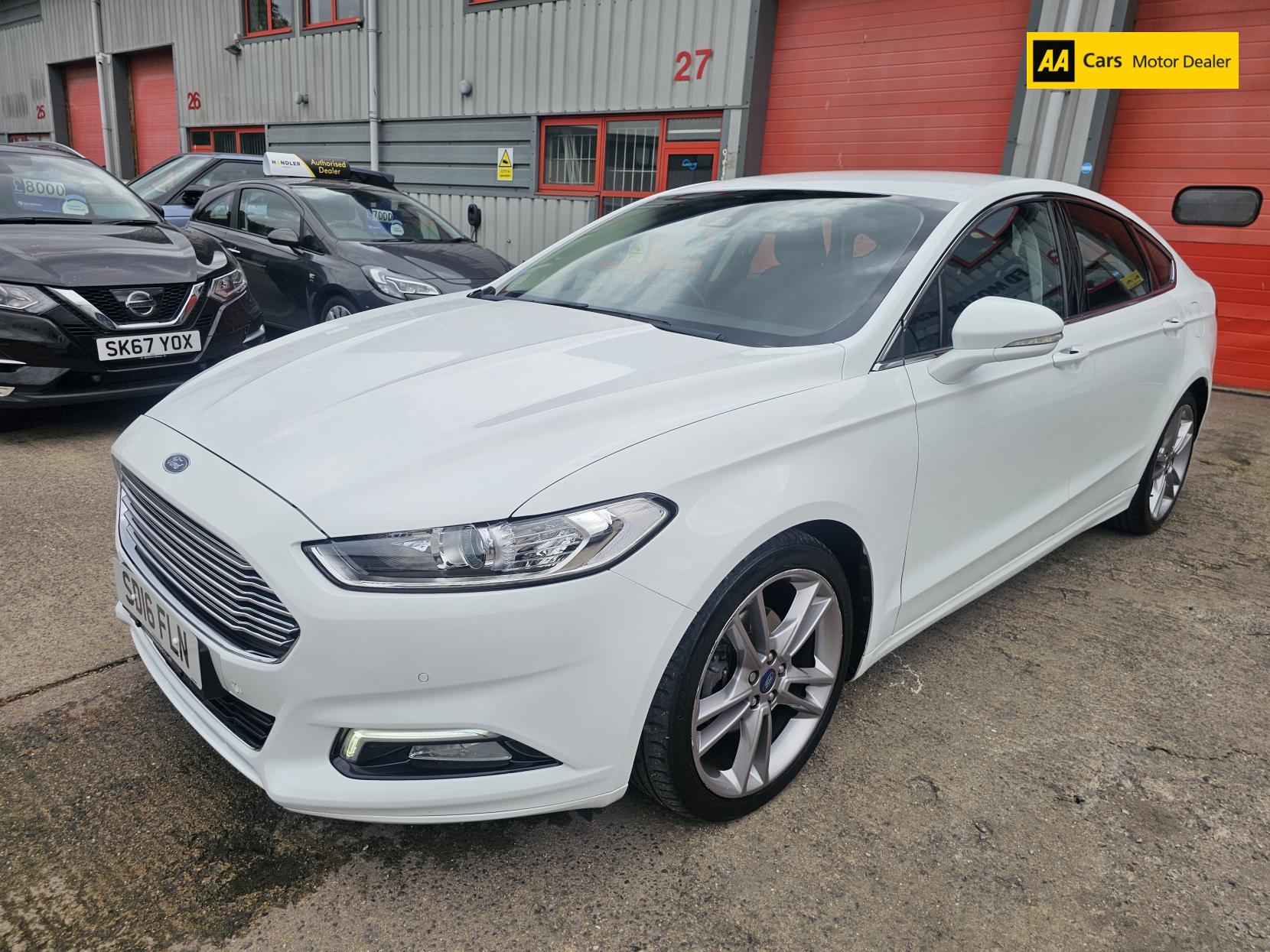 Ford Mondeo 2.0 TDCi Titanium Hatchback 5dr Diesel Powershift Euro 6 (s/s) (180 ps)