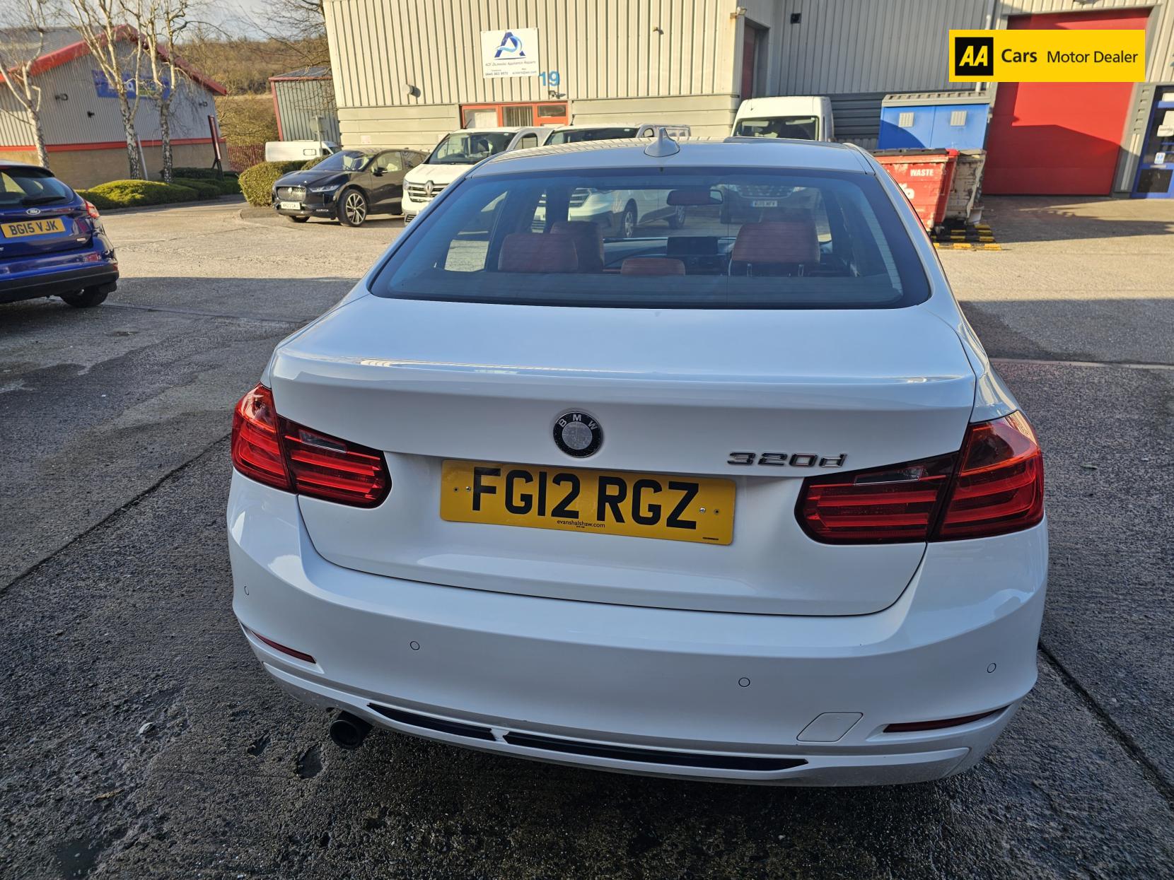 BMW 3 Series 2.0 320d Sport Saloon 4dr Diesel Auto Euro 5 (s/s) (184 ps)