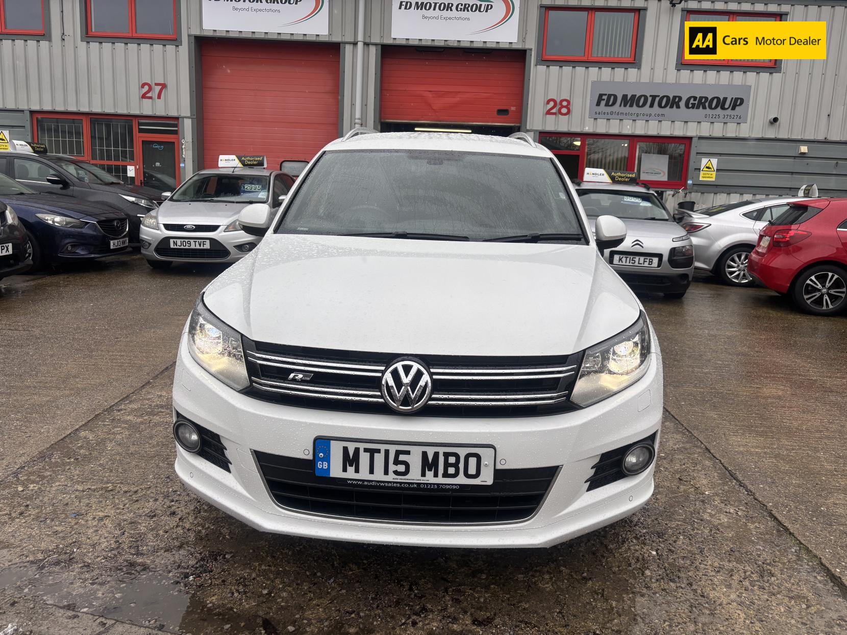 Volkswagen Tiguan 2.0 TDI BlueMotion Tech R-Line SUV 5dr Diesel Manual 4WD Euro 5 (s/s) (Nav) (140 ps)
