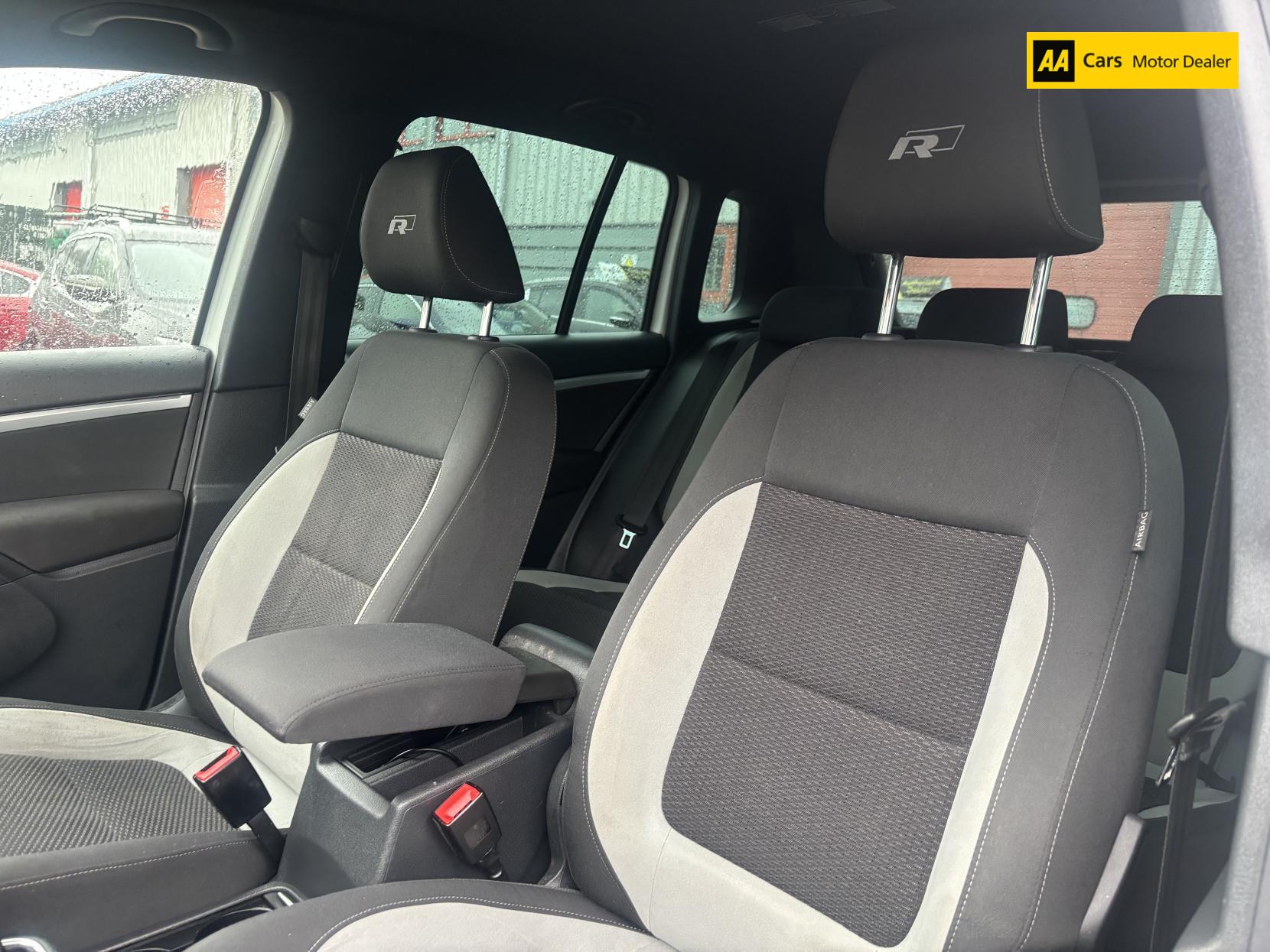 Volkswagen Tiguan 2.0 TDI BlueMotion Tech R-Line SUV 5dr Diesel Manual 4WD Euro 5 (s/s) (Nav) (140 ps)