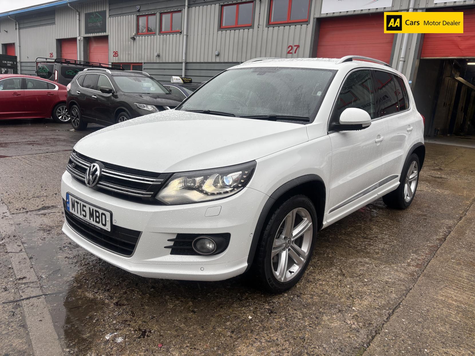 Volkswagen Tiguan 2.0 TDI BlueMotion Tech R-Line SUV 5dr Diesel Manual 4WD Euro 5 (s/s) (Nav) (140 ps)
