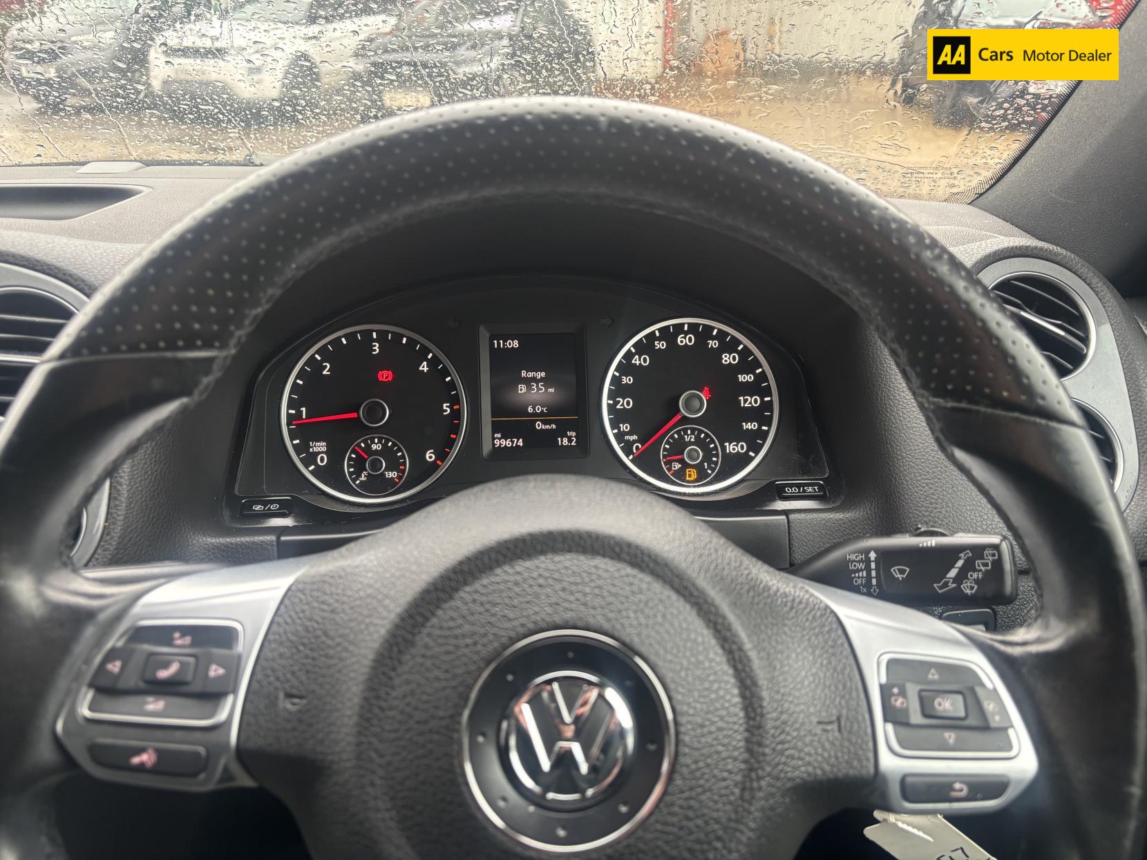 Volkswagen Tiguan 2.0 TDI BlueMotion Tech R-Line SUV 5dr Diesel Manual 4WD Euro 5 (s/s) (Nav) (140 ps)