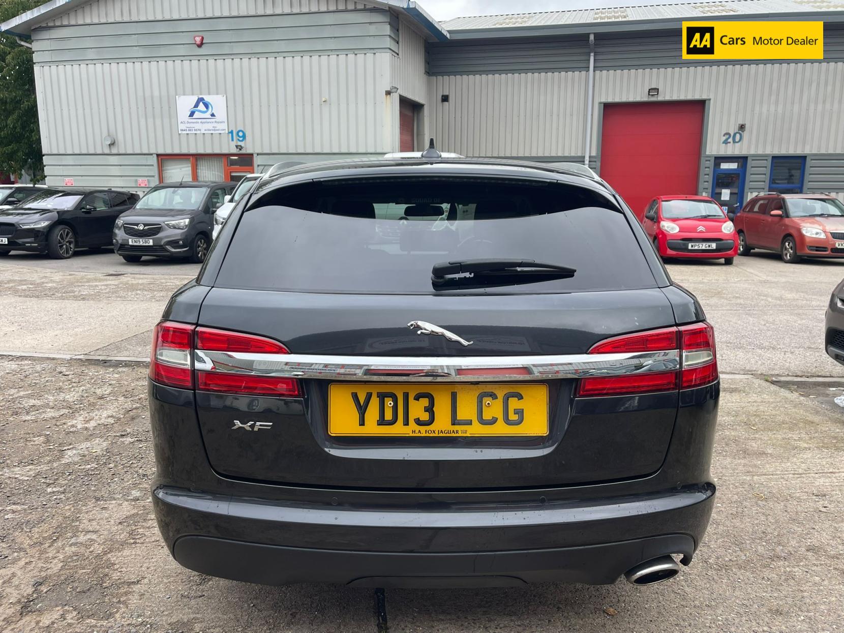 Jaguar XF 2.2d Premium Luxury Sportbrake 5dr Diesel Auto Euro 5 (s/s) (200 ps)