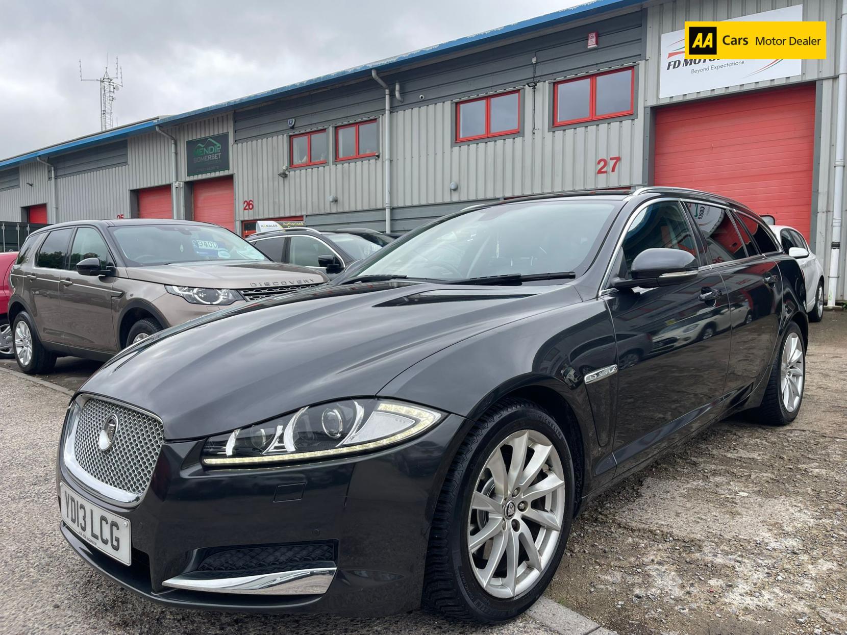 Jaguar XF 2.2d Premium Luxury Sportbrake 5dr Diesel Auto Euro 5 (s/s) (200 ps)
