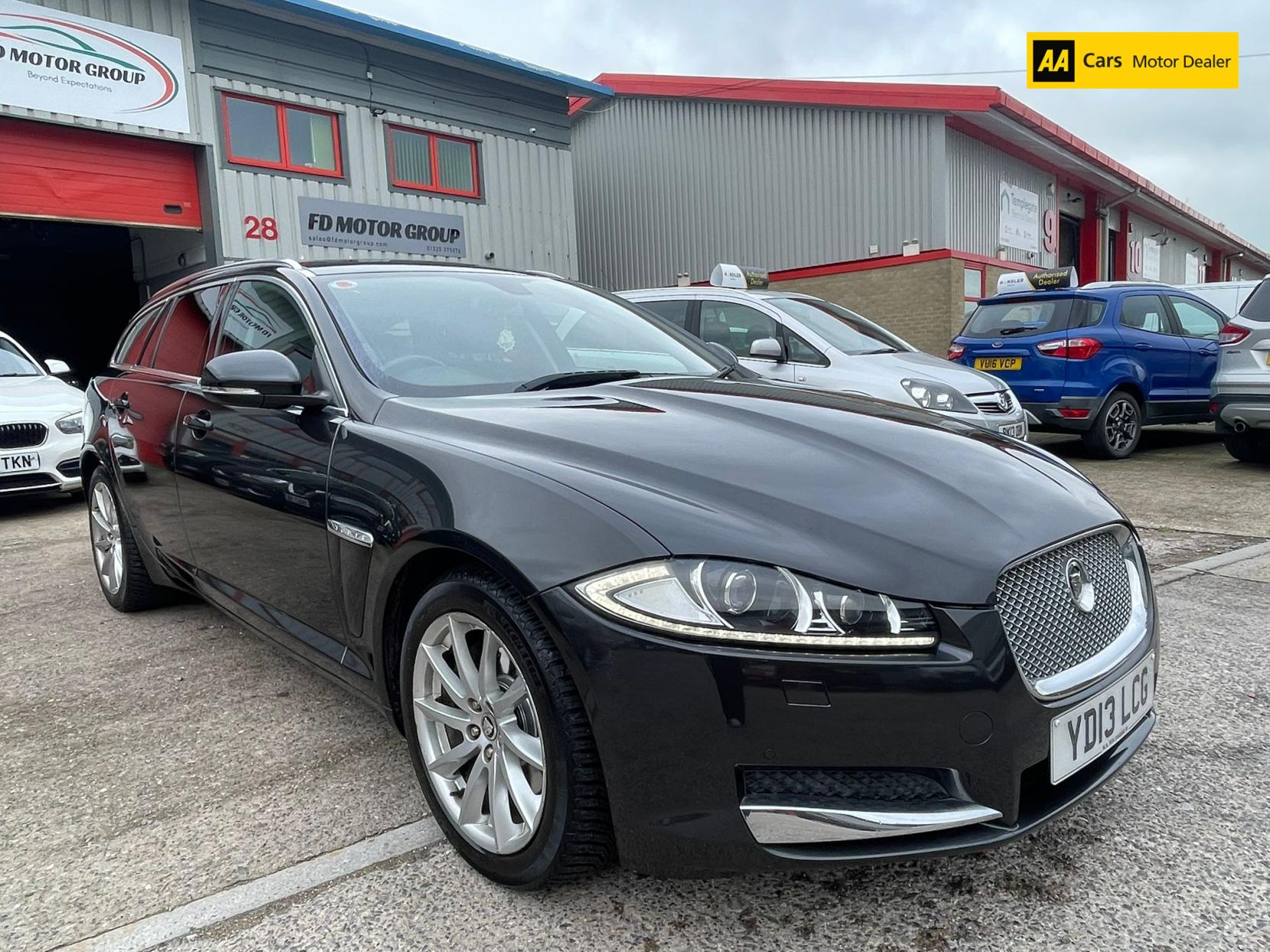 Jaguar XF 2.2d Premium Luxury Sportbrake 5dr Diesel Auto Euro 5 (s/s) (200 ps)