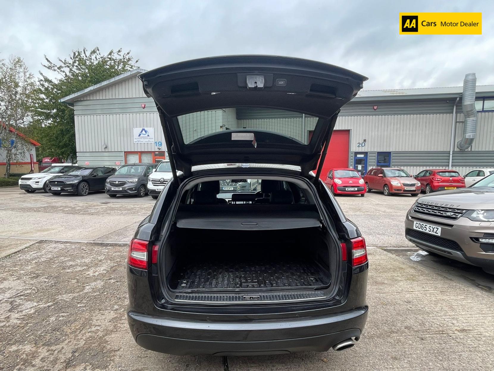 Jaguar XF 2.2d Premium Luxury Sportbrake 5dr Diesel Auto Euro 5 (s/s) (200 ps)