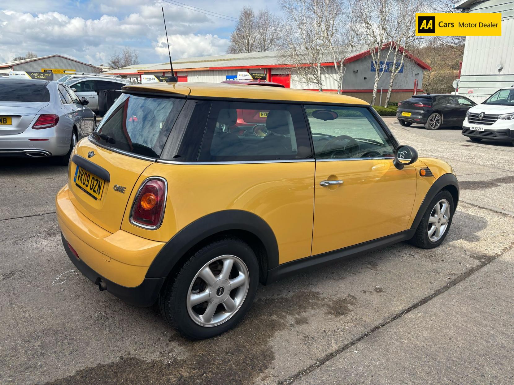 MINI Hatch 1.4 One Hatchback 3dr Petrol Manual Euro 4 (95 ps)