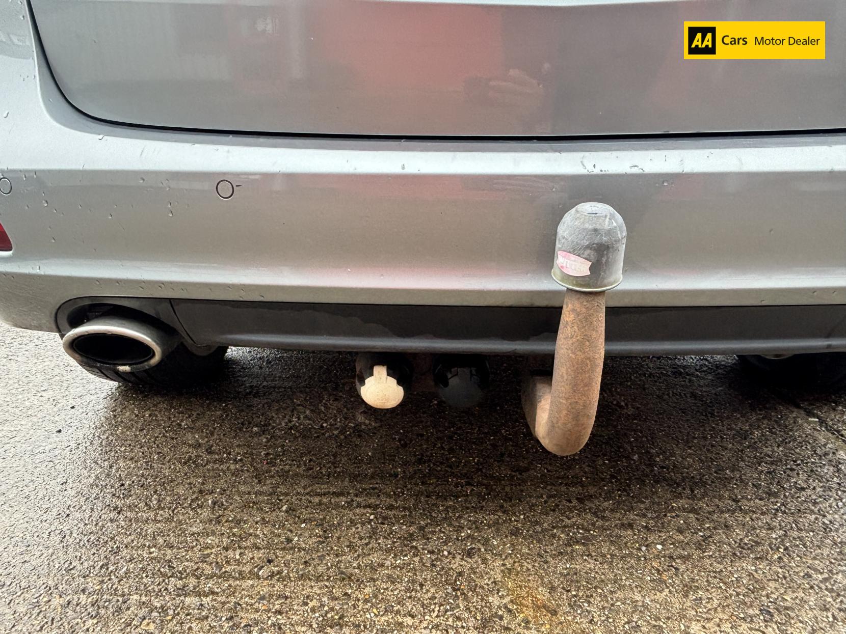 Vauxhall Zafira Tourer 2.0 CDTi Elite MPV 5dr Diesel Auto Euro 5 (165 ps)