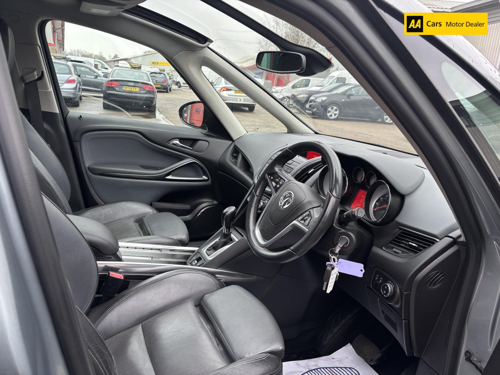 Vauxhall Zafira Tourer 2.0 CDTi Elite MPV 5dr Diesel Auto Euro 5 (165 ps)